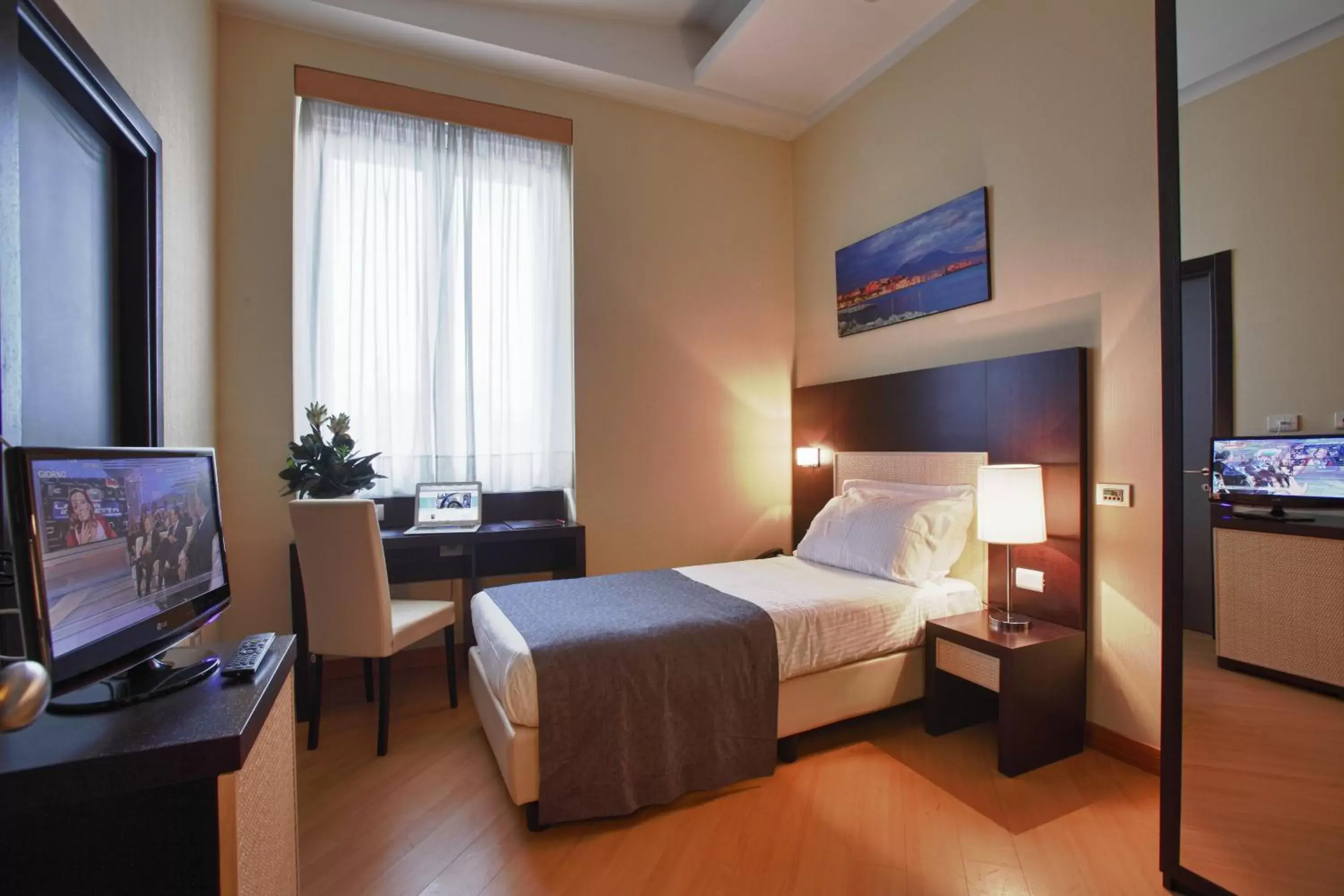Bedroom, Bed in Hotel Naples