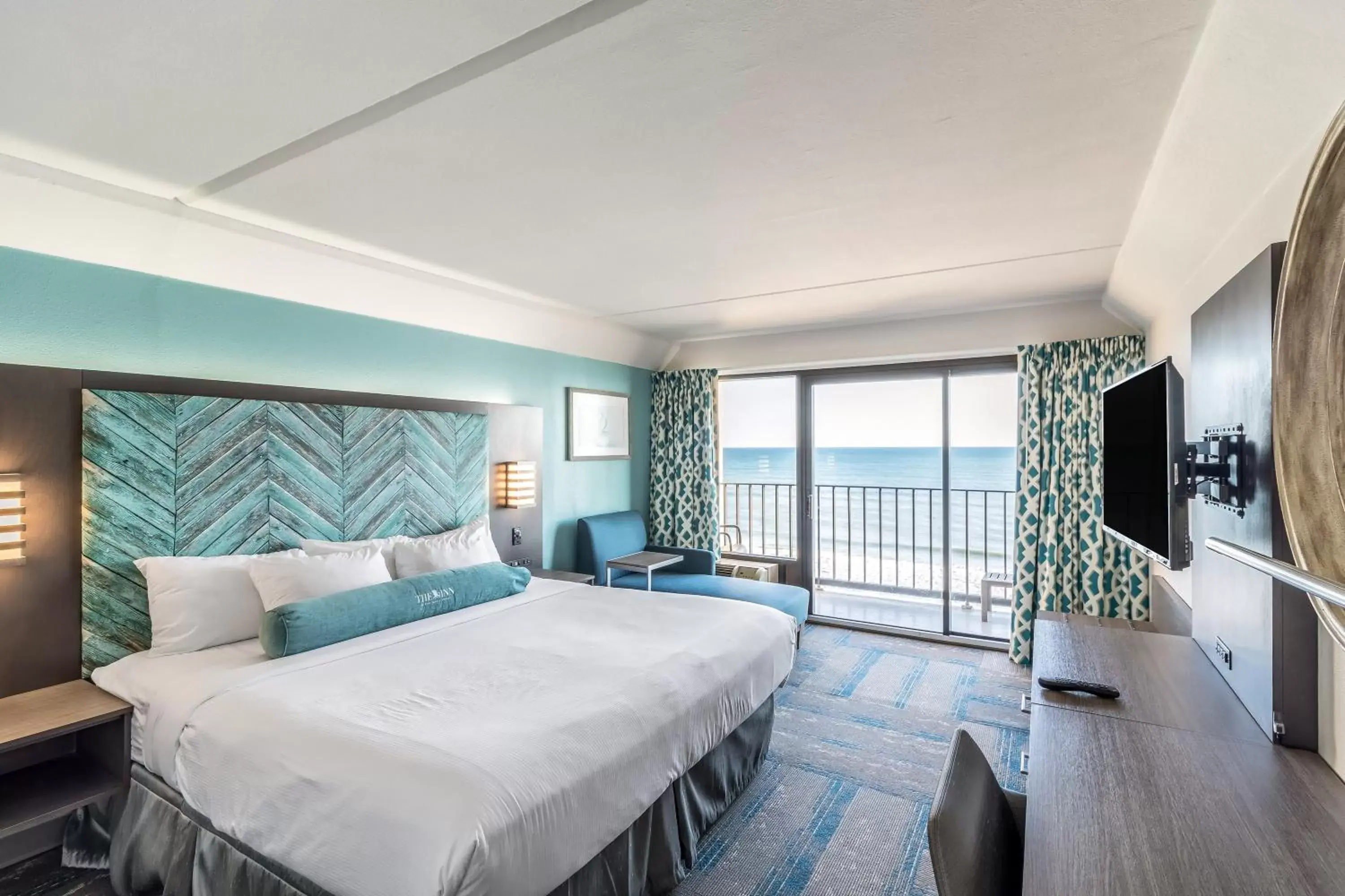 Bedroom in The Inn at Pine Knoll Shores Oceanfront