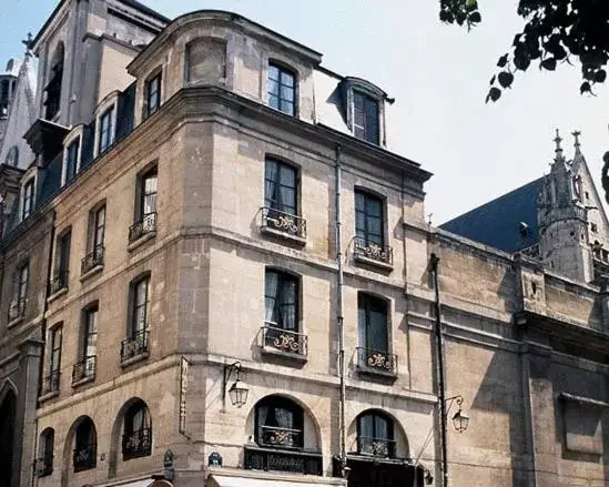 Facade/entrance, Property Building in Hôtel Le Presbytère