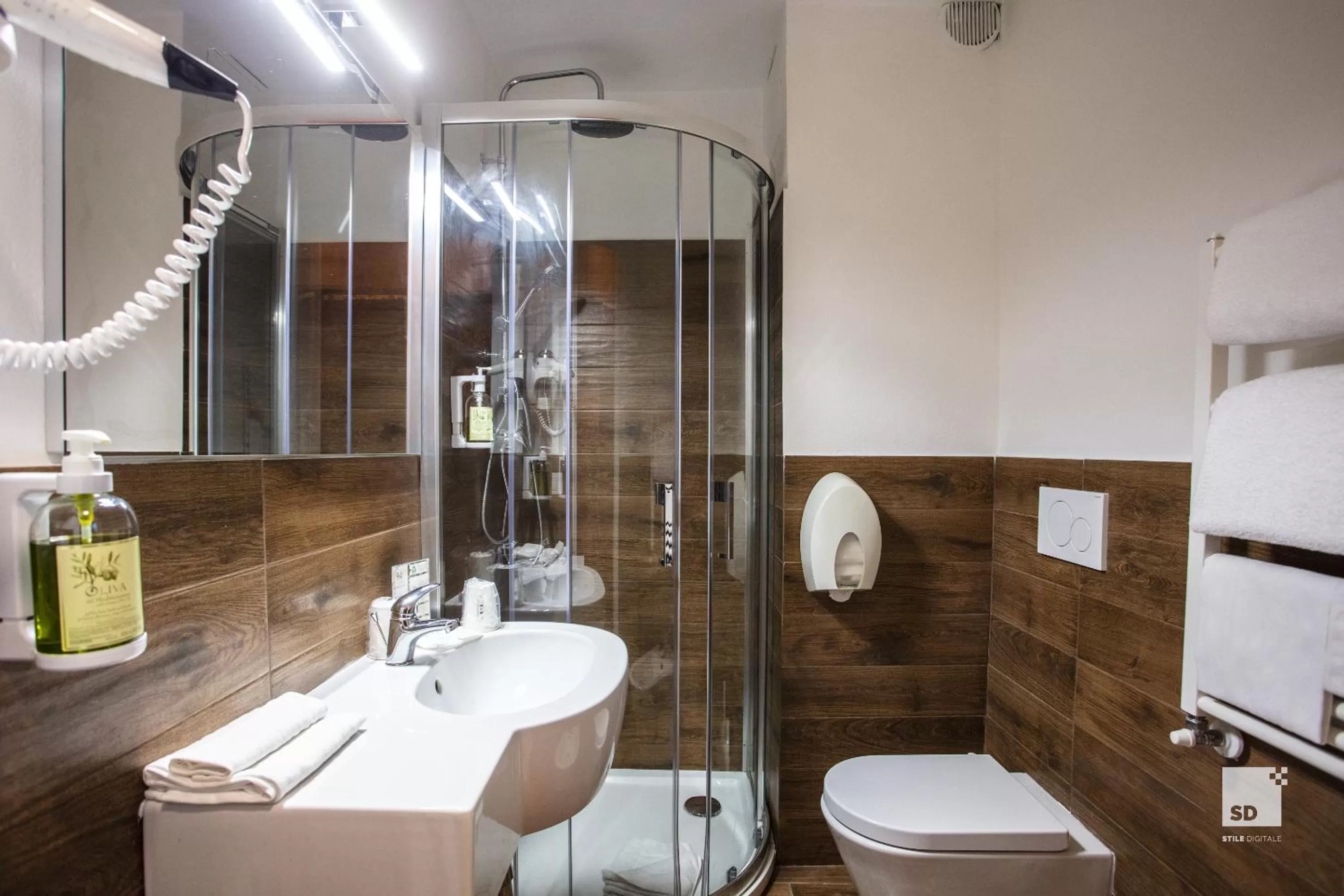 Shower in Hotel La Pace