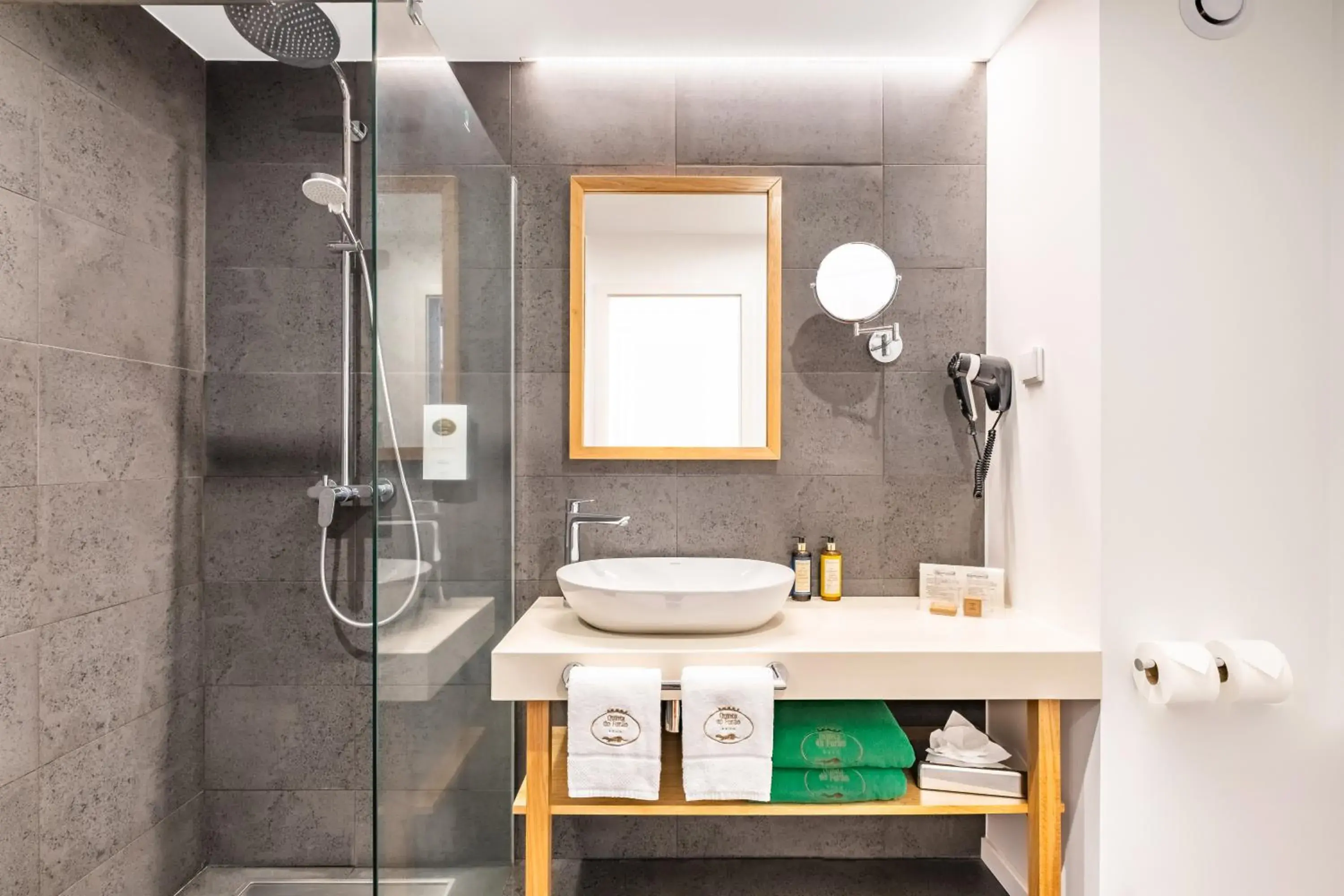 Bathroom in Hotel Quinta Do Furao Bathroom in Hotel Quinta Do Furao