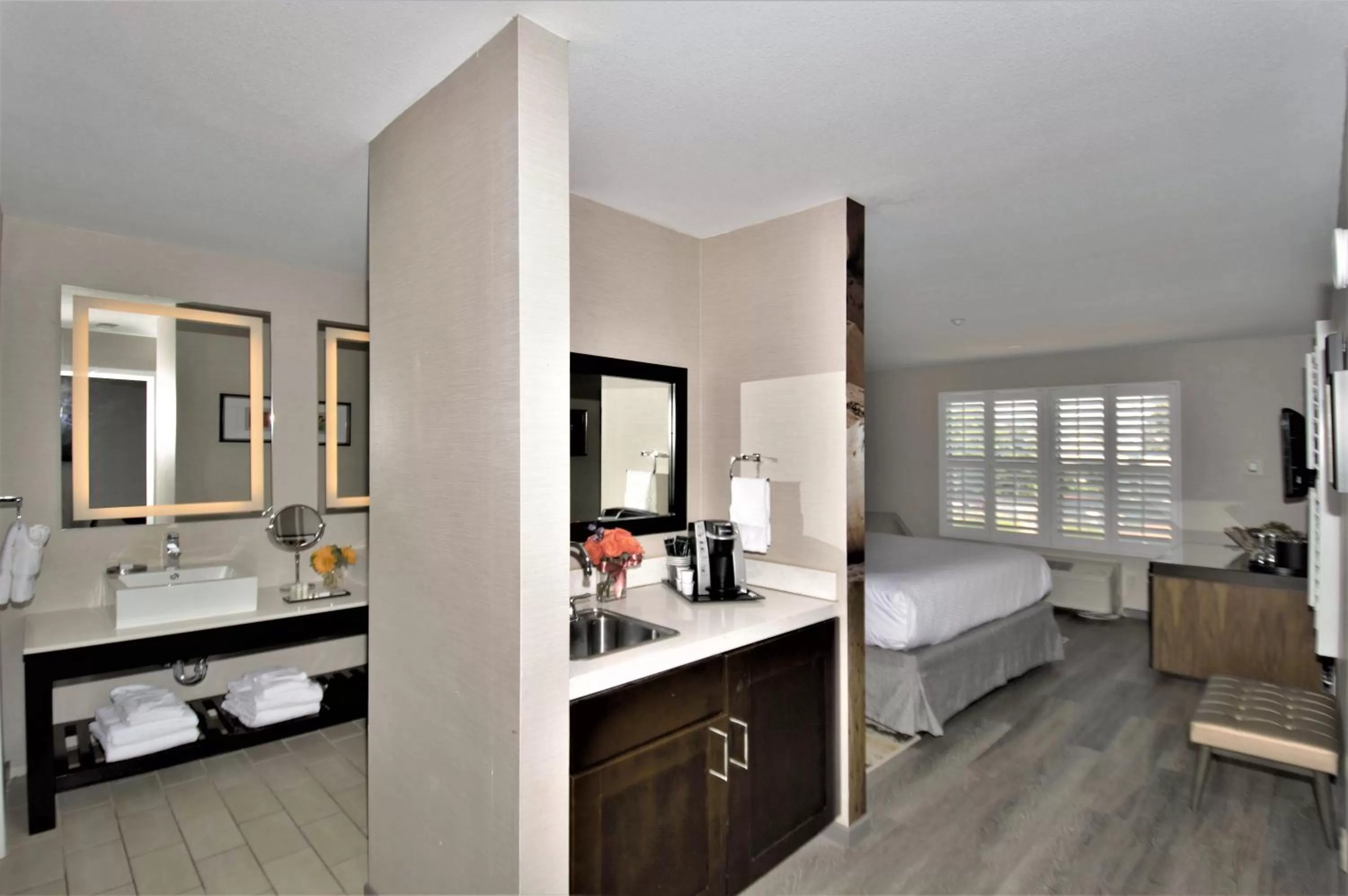 Bathroom, Bed in Hotel Indigo Napa Valley by IHG