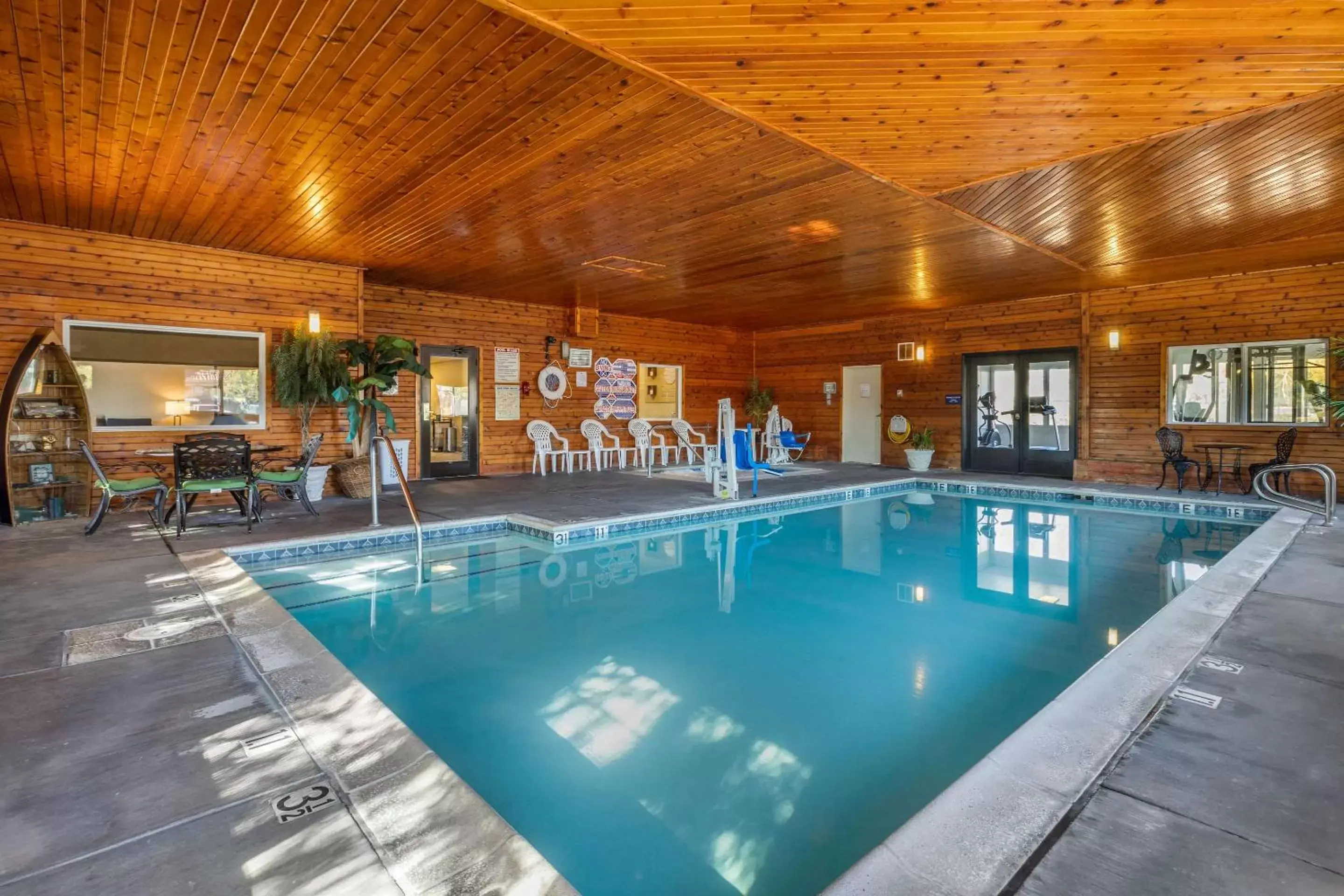 Swimming Pool in Comfort Inn & Suites Murrieta Temecula Wine Country