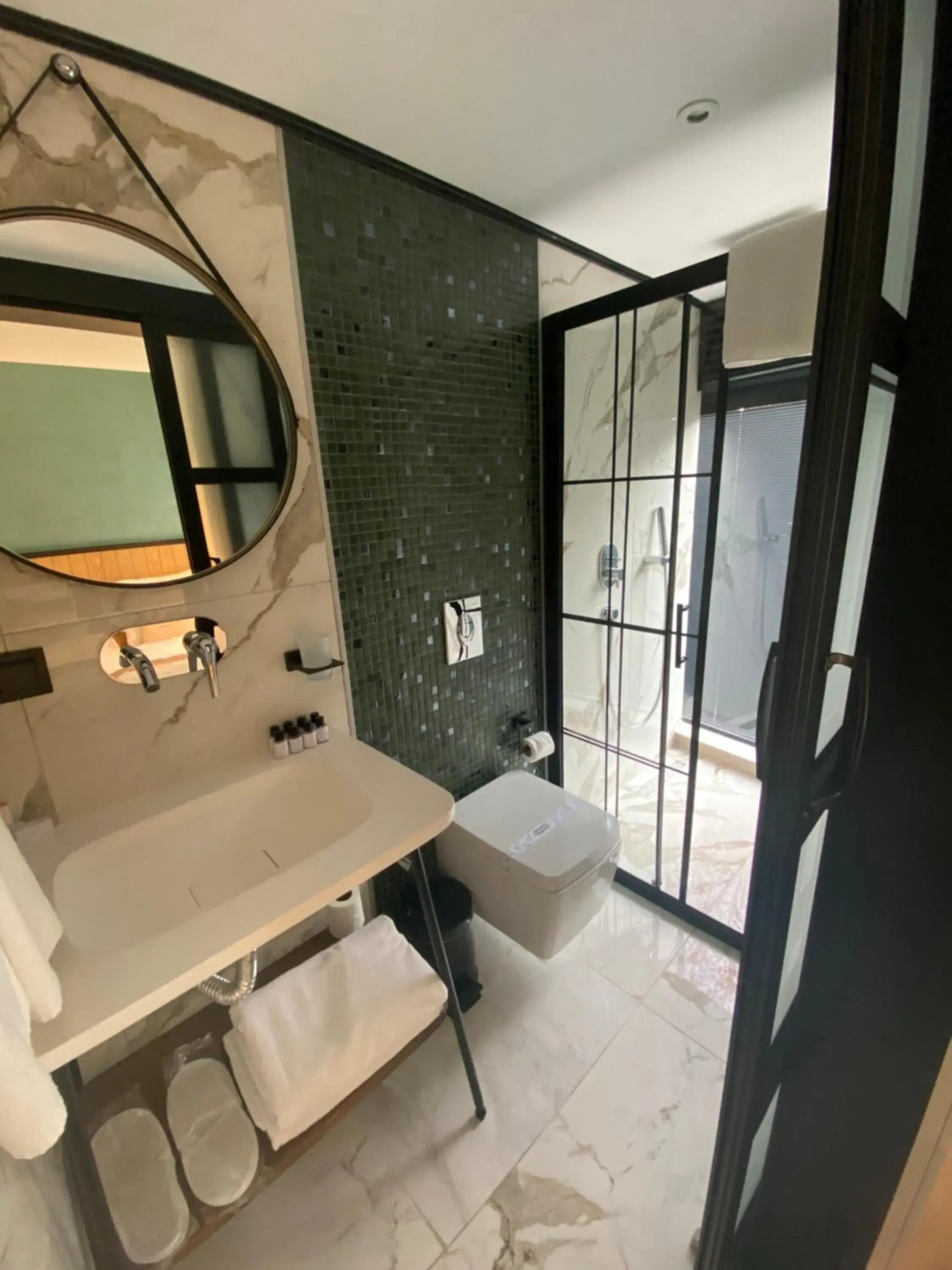 Shower, Bathroom in Fragments Hotel