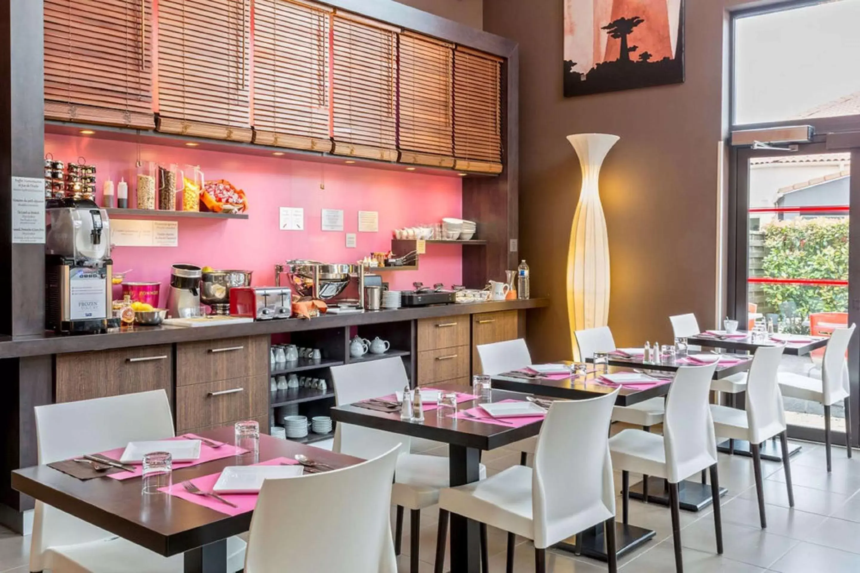 Restaurant/places to eat in Best Western Hotel Nuit De Retz Nantes Sud Restaurant/places to eat in Best Western Hotel Nuit De Retz Nantes Sud