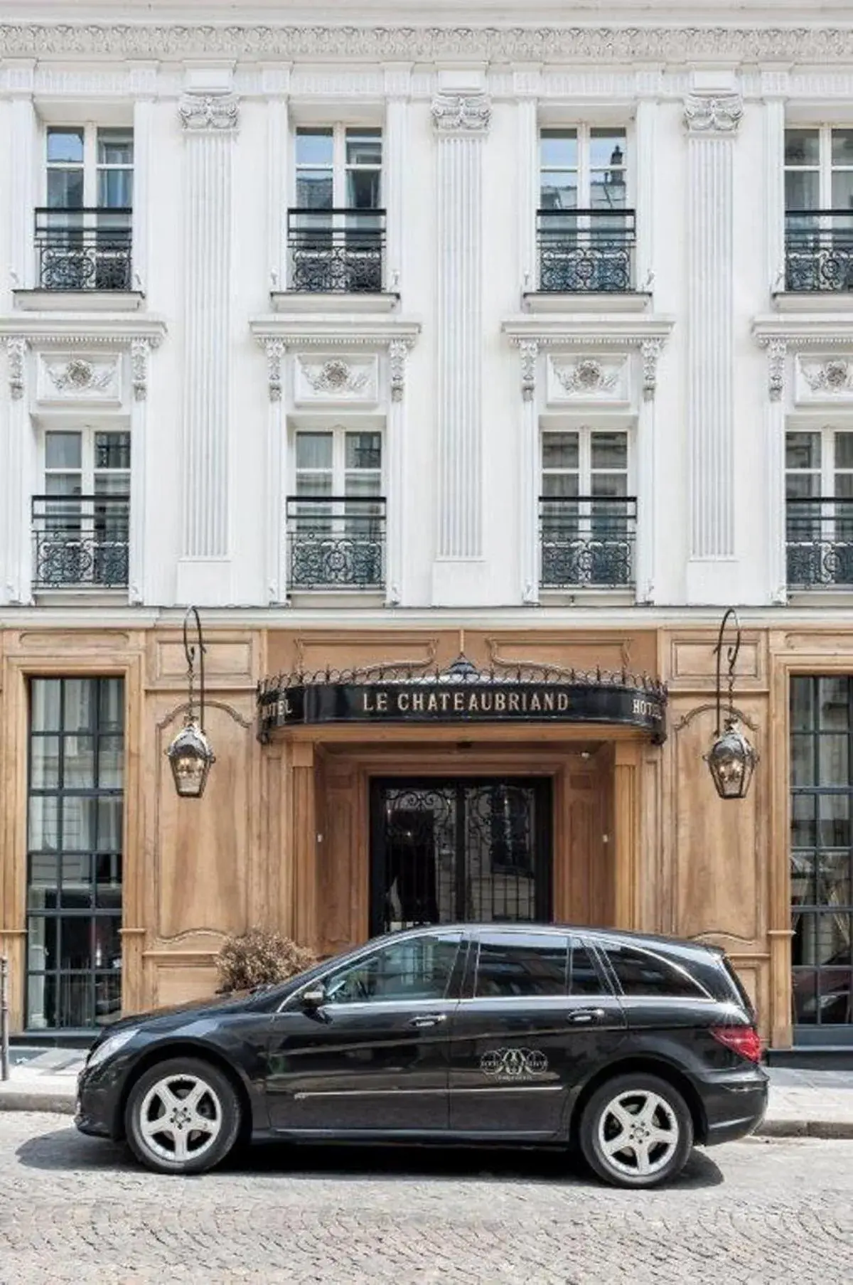 Facade/entrance, Property Building in Chateaubriand Hotel