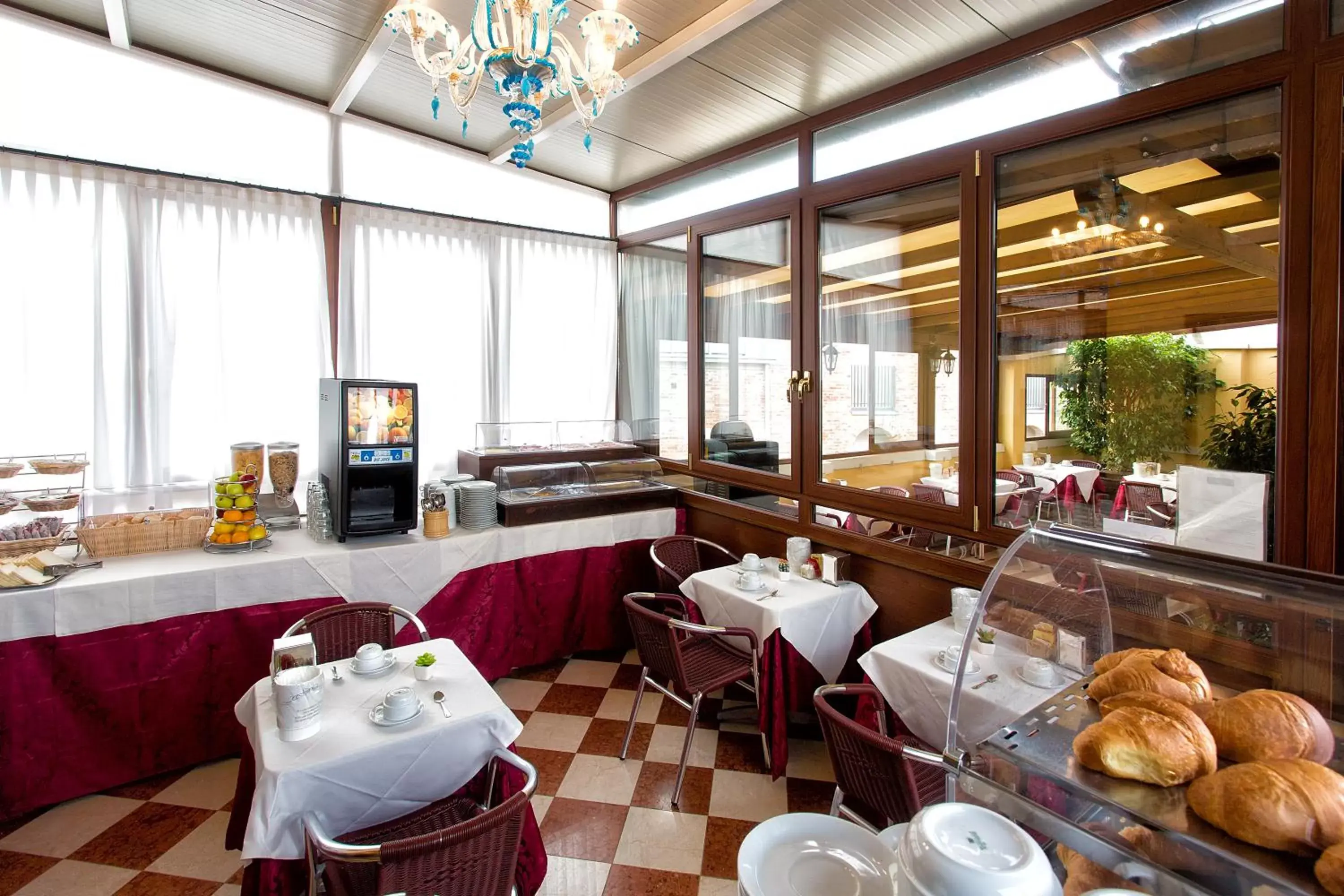 Breakfast in Hotel Conterie Breakfast in Hotel Conterie