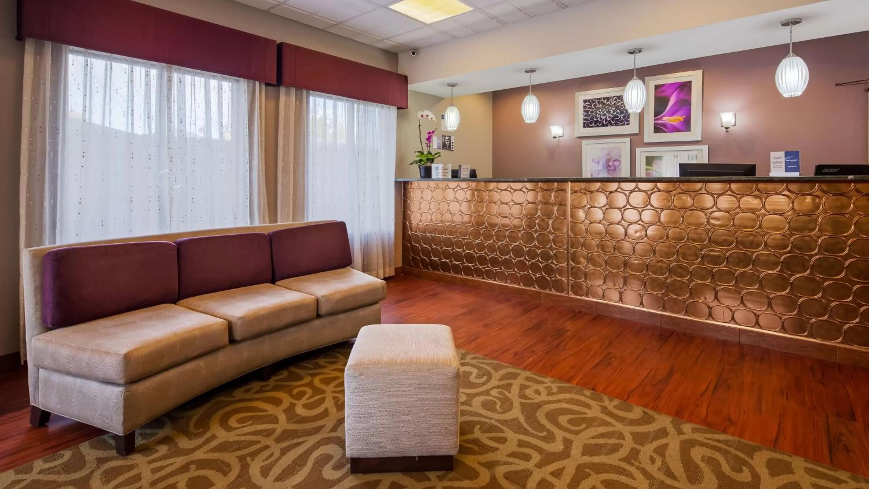 Lobby or reception in Best Western Plus O'hare International South Hotel