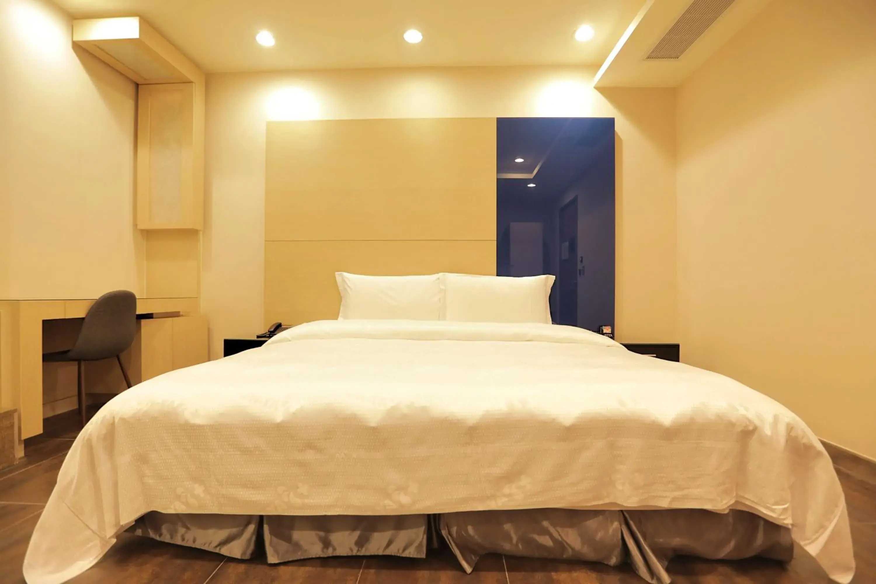 Property building, Bed in OHYA Boutique Motel-Linkou