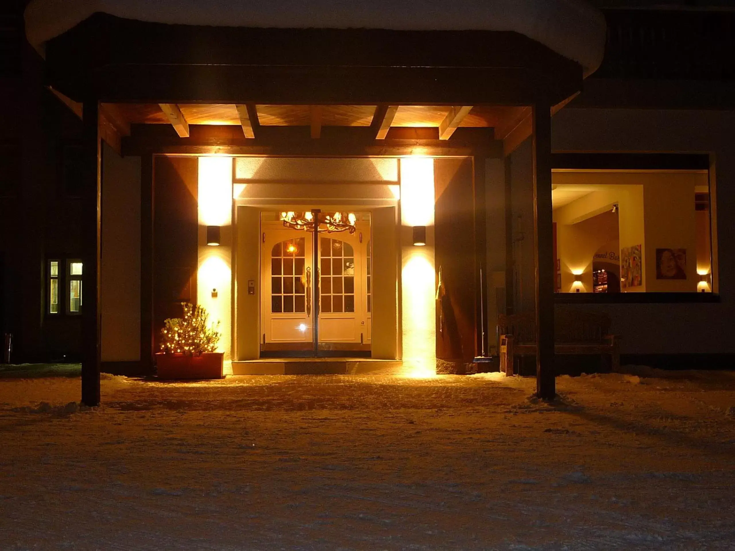 Facade/entrance, Property Building in Hotel Seehof-Arosa