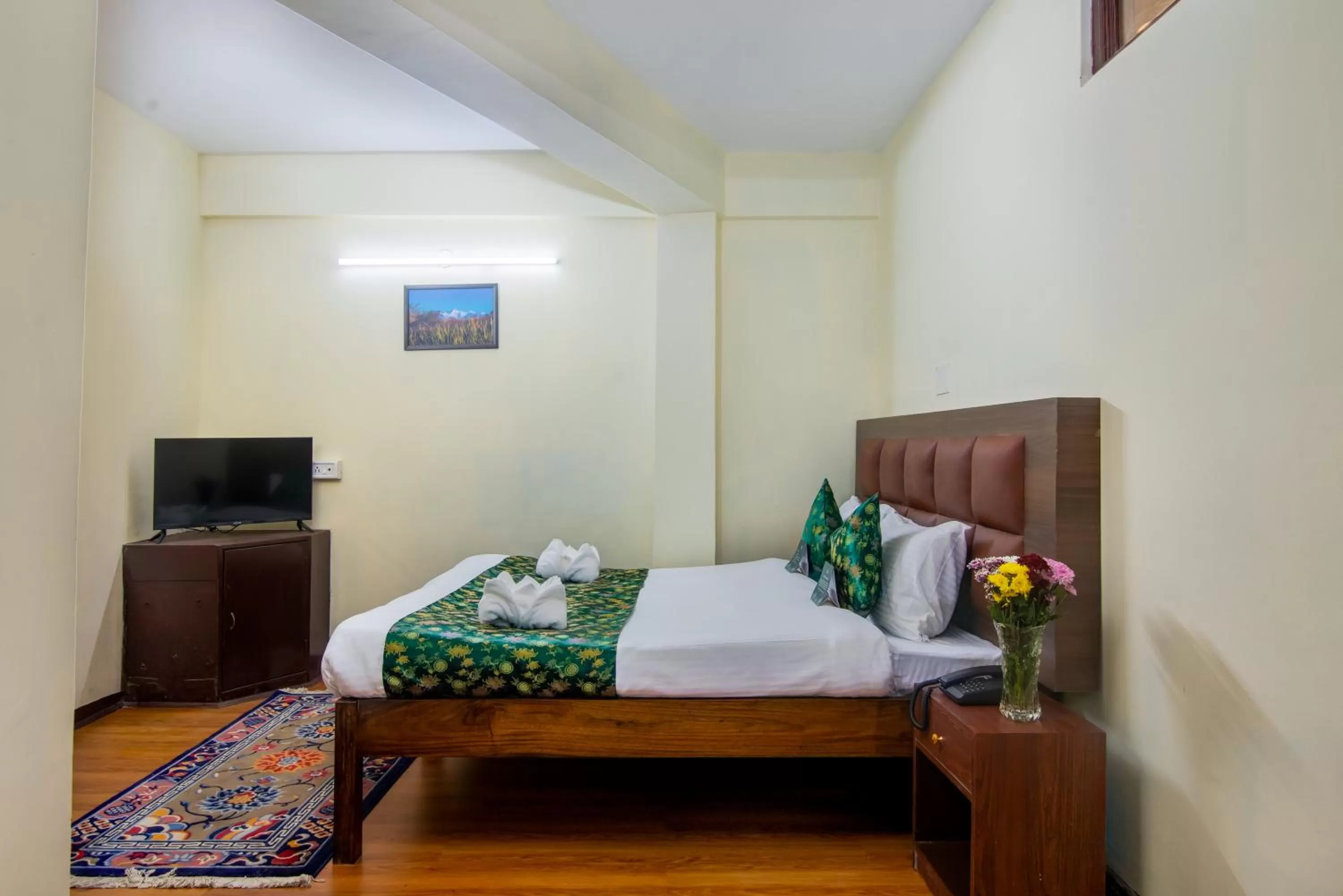 Bed in Muscatel BhumSang - 200 Mts from Mall Road