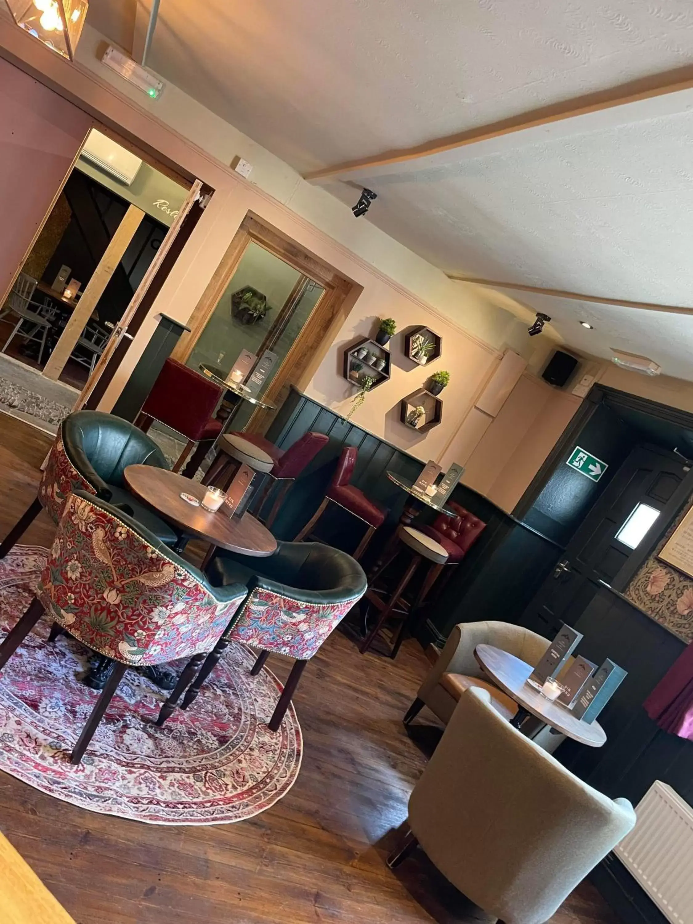 Lounge or bar in The Fountain Inn & Riverside Restaurant Lounge or bar in The Fountain Inn & Riverside Restaurant