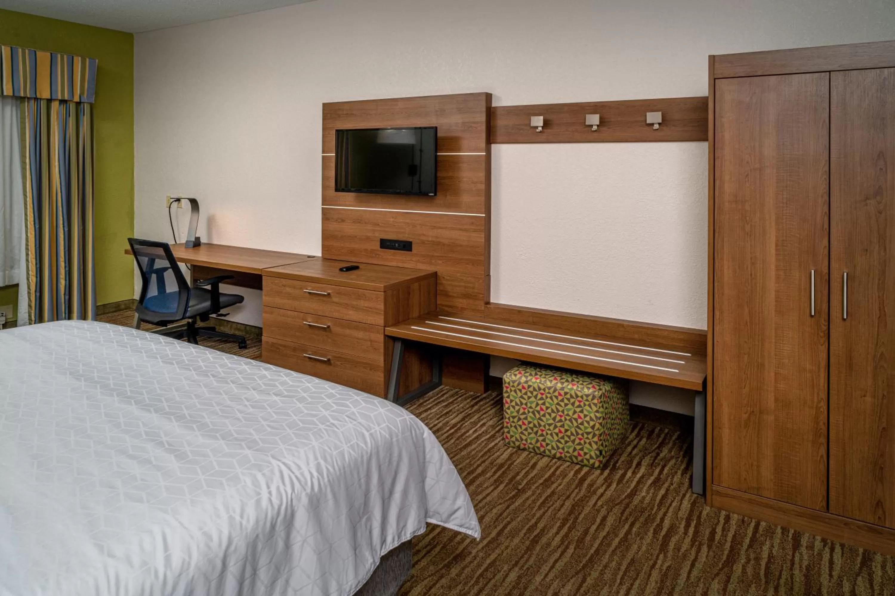 Bedroom, Bed in Holiday Inn Express and Suites Pikeville by IHG