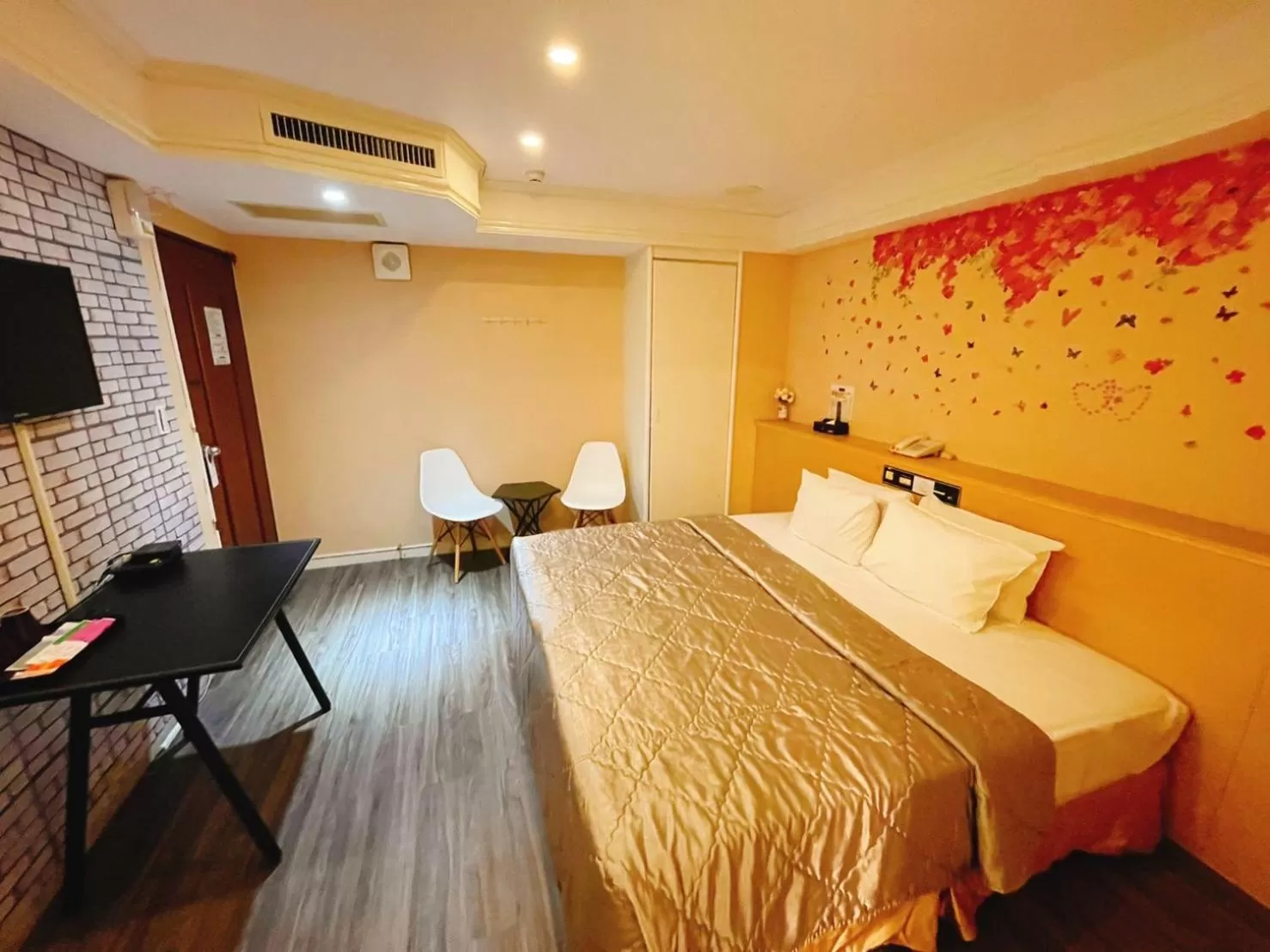 Bed in Joy Garden Hotel