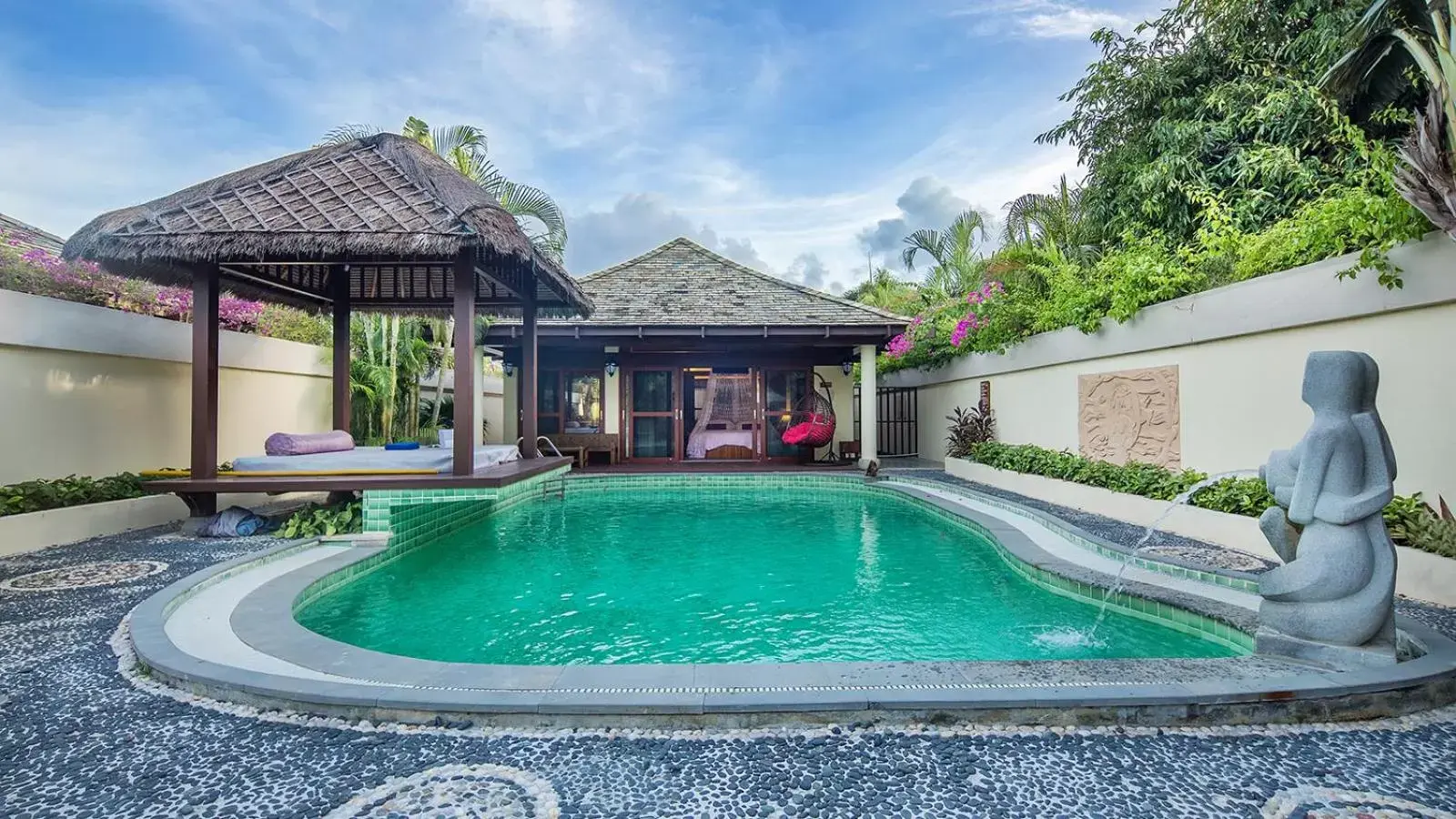 Swimming Pool in Sanya Yalong Bay Villas & Spa