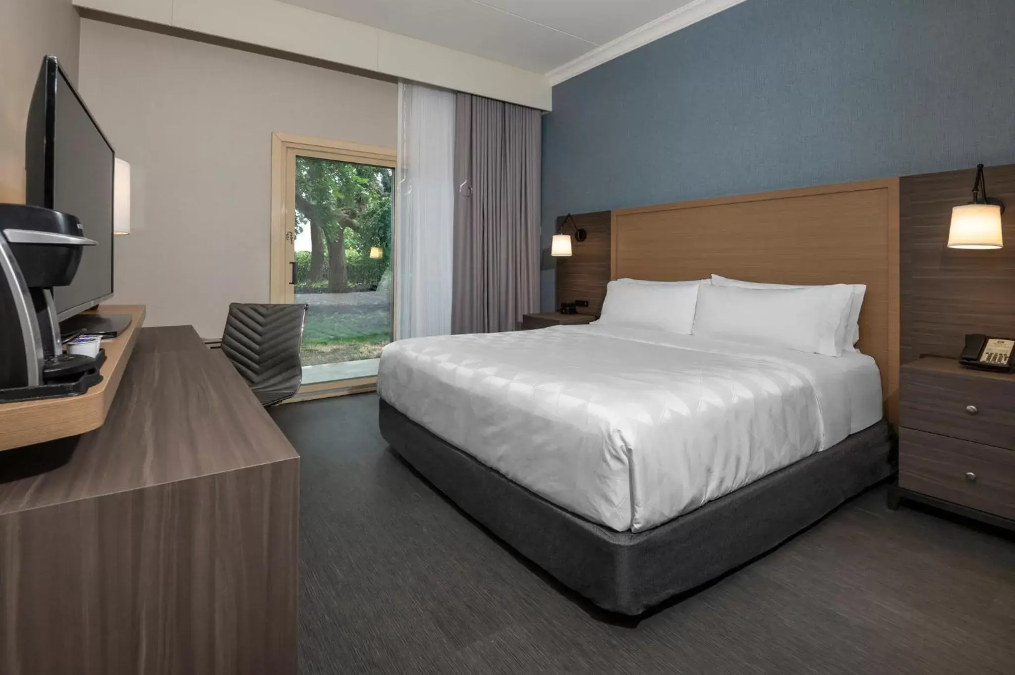 Photo of the whole room, Bed in Holiday Inn Kingston - Waterfront, an IHG Hotel