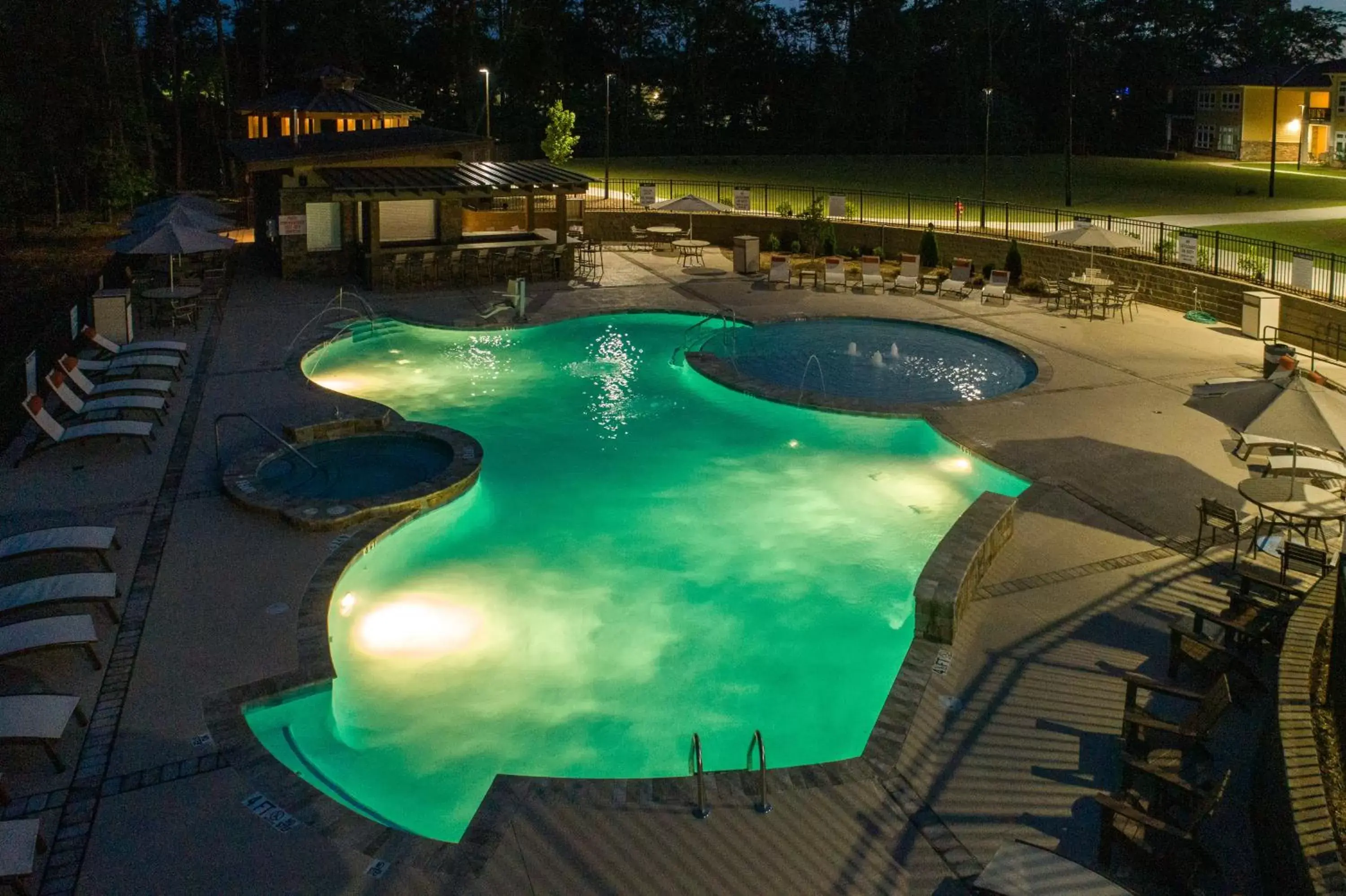 Swimming pool, Pool View in Lakeside Lodge Clemson