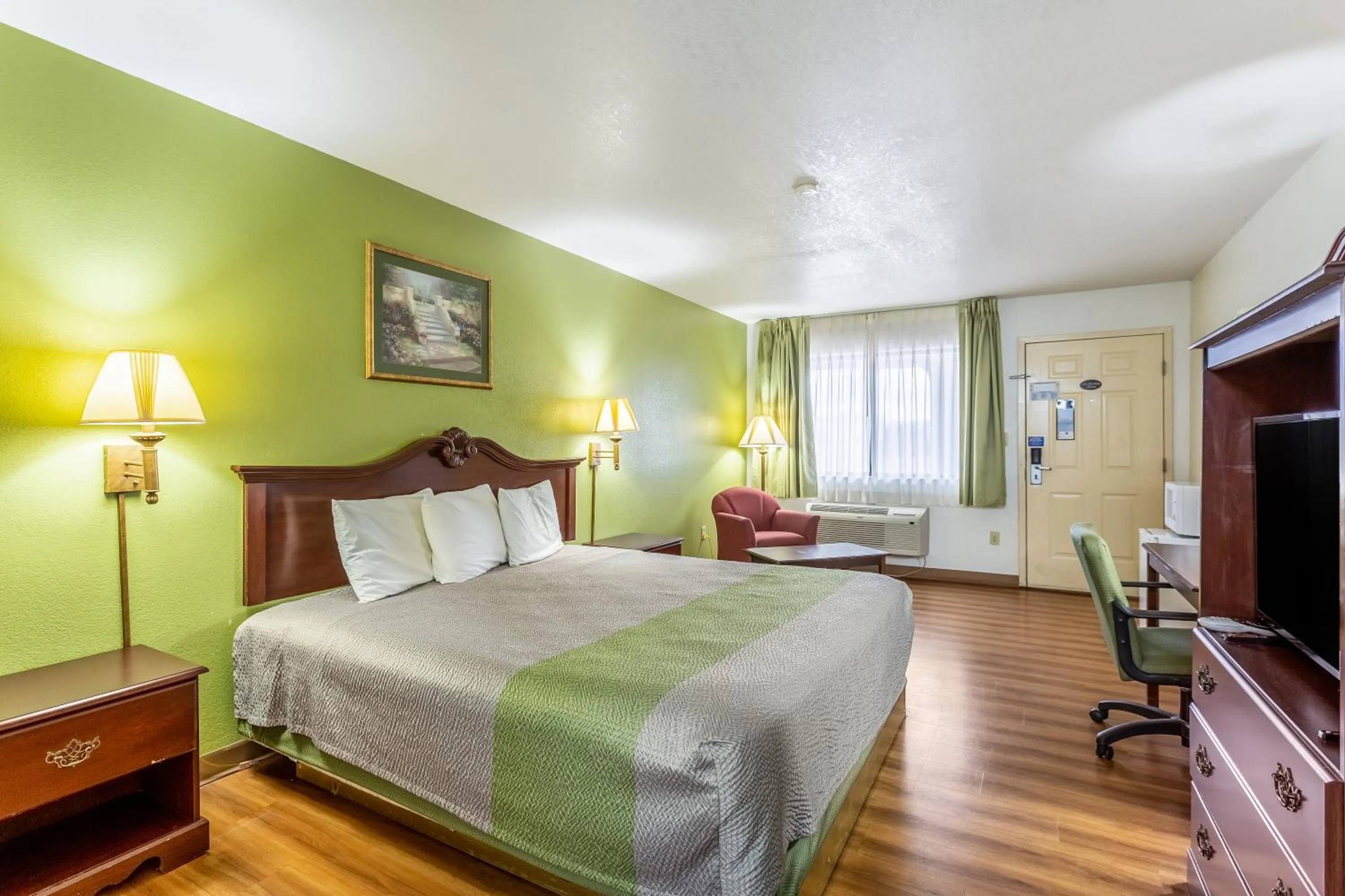 Bed in Rodeway Inn Santa Rosa