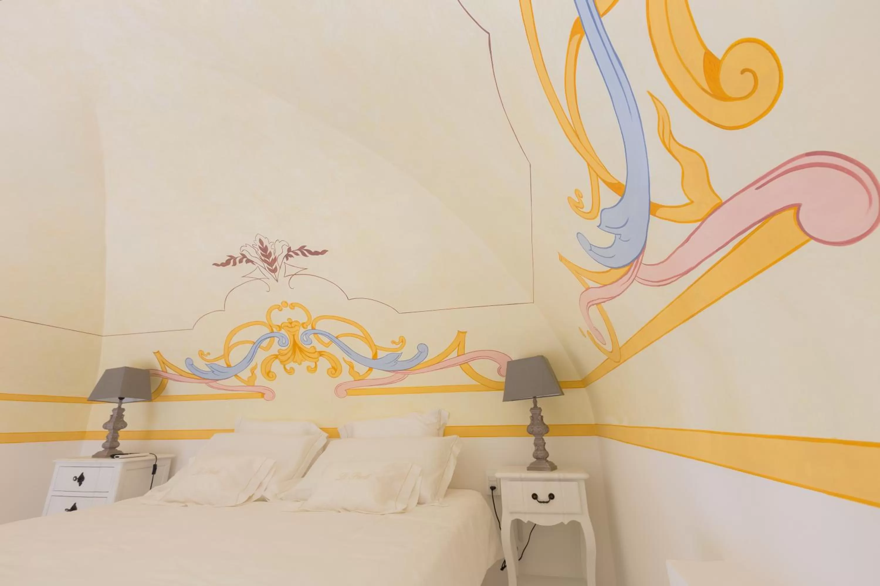 Decorative detail, Bed in Suite Le Perle