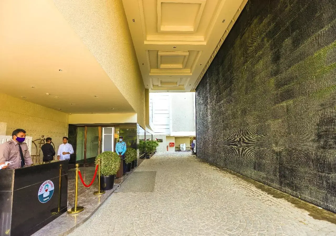 Facade/entrance in Radisson Bhopal