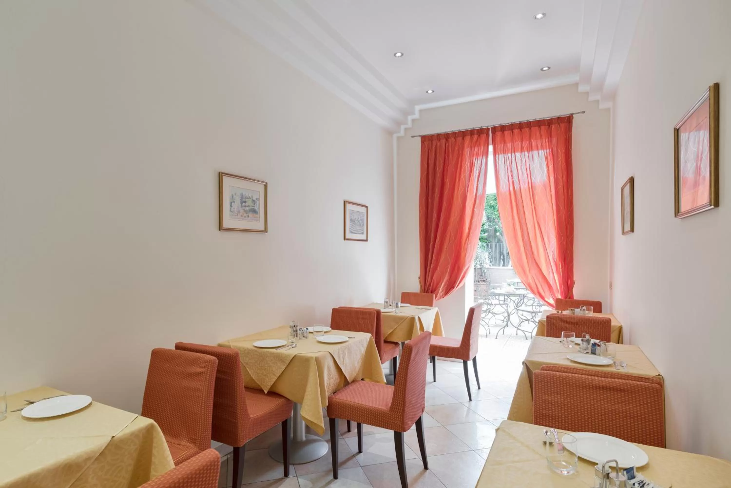 Area and facilities in Hotel Garibaldi