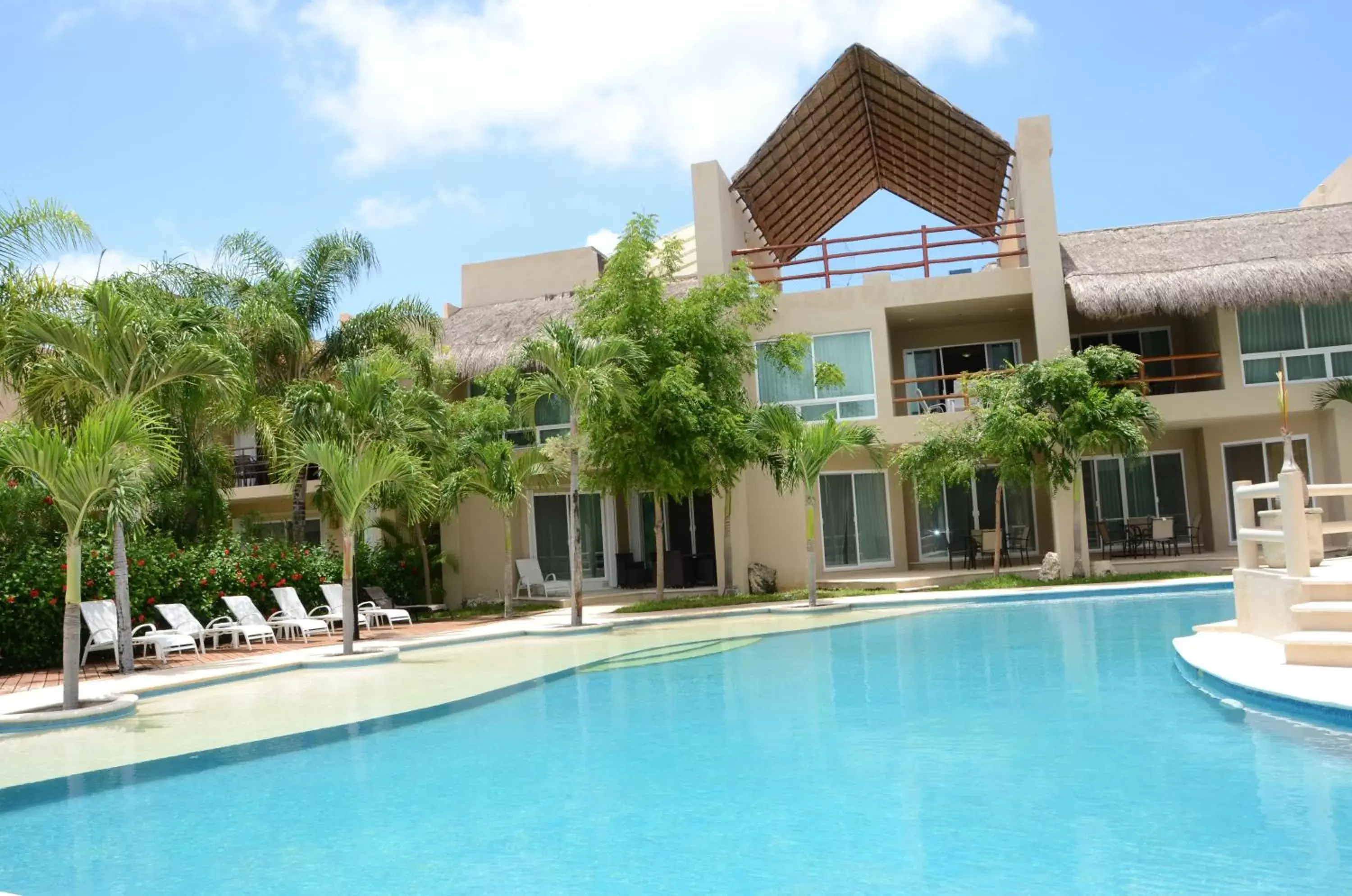 Facade/entrance in Coral Maya Stay Suites Facade/entrance in Coral Maya Stay Suites