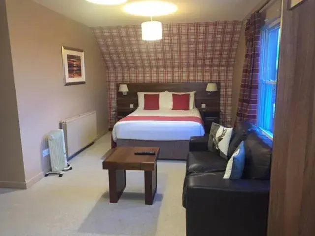 Bed in Chieftain Hotel