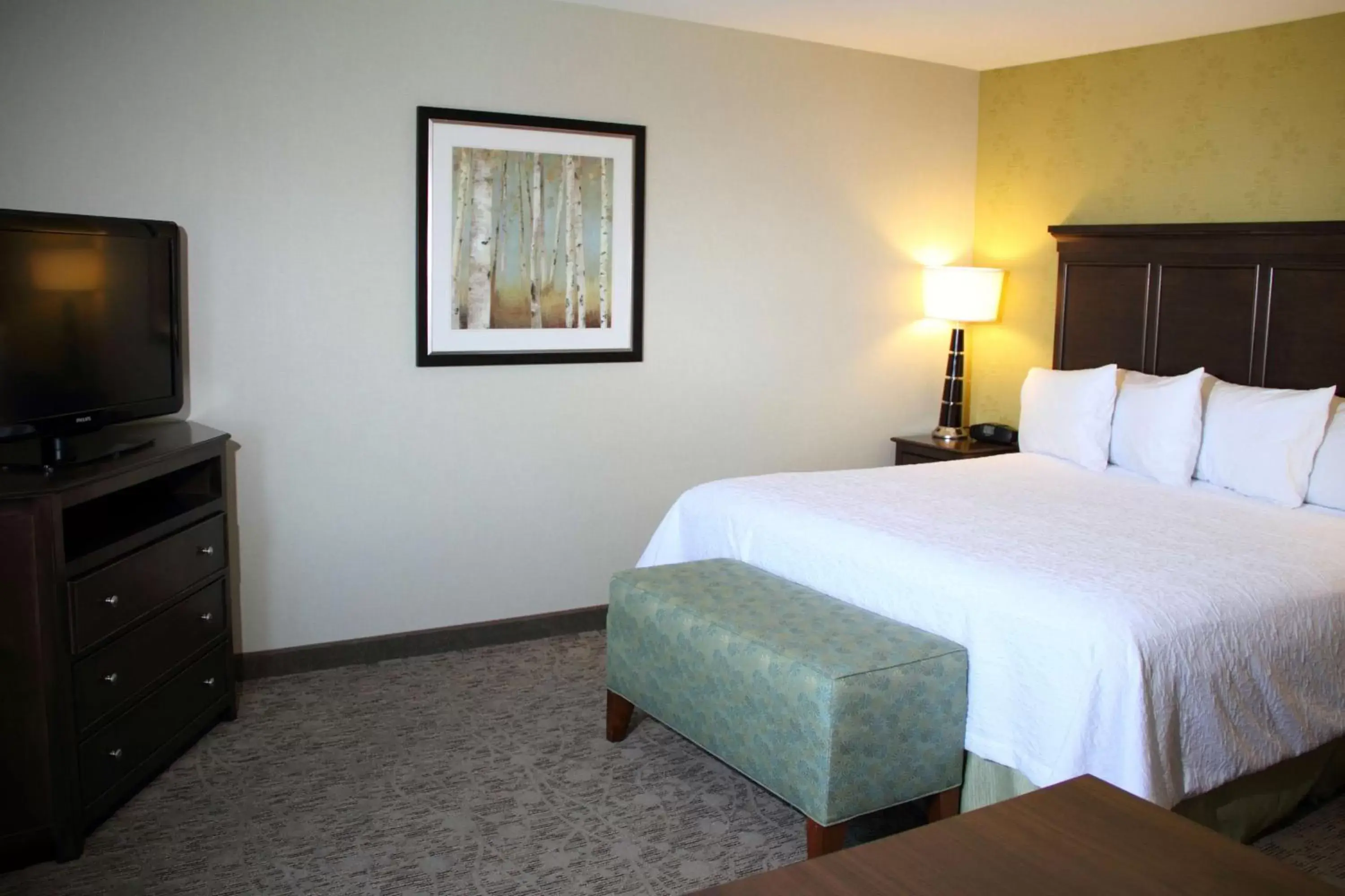 Bed in Hampton Inn & Suites Manteca