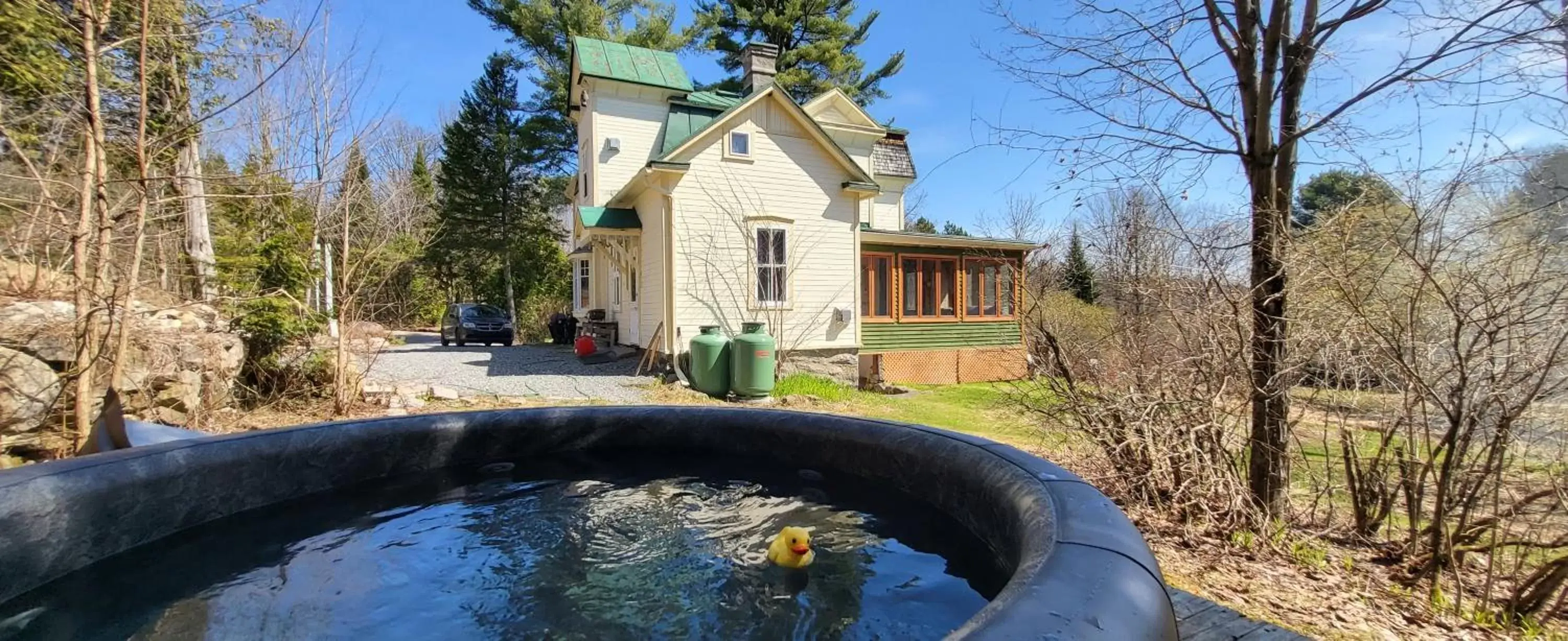 Hot Tub in Le Salon des Inconnus