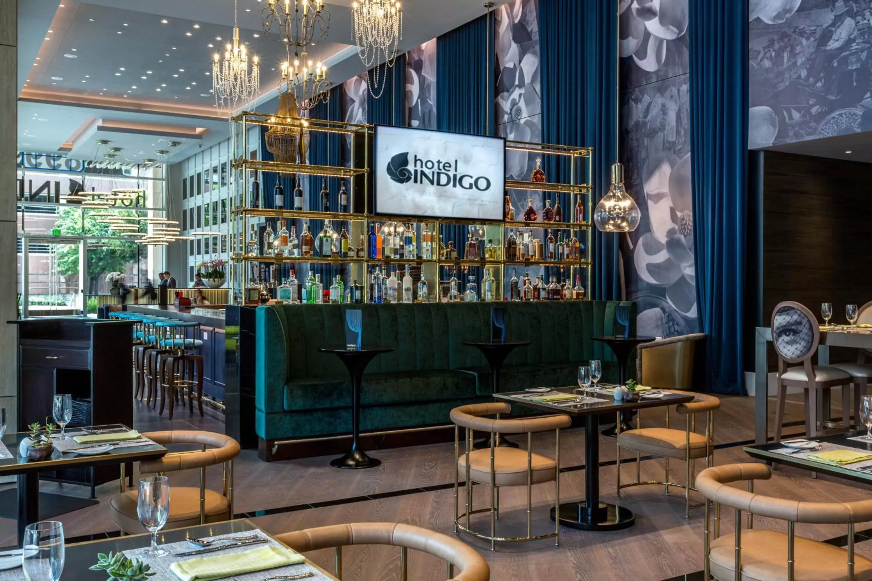 Restaurant/places to eat, Lounge/Bar in Hotel Indigo - Los Angeles Downtown, an IHG Hotel