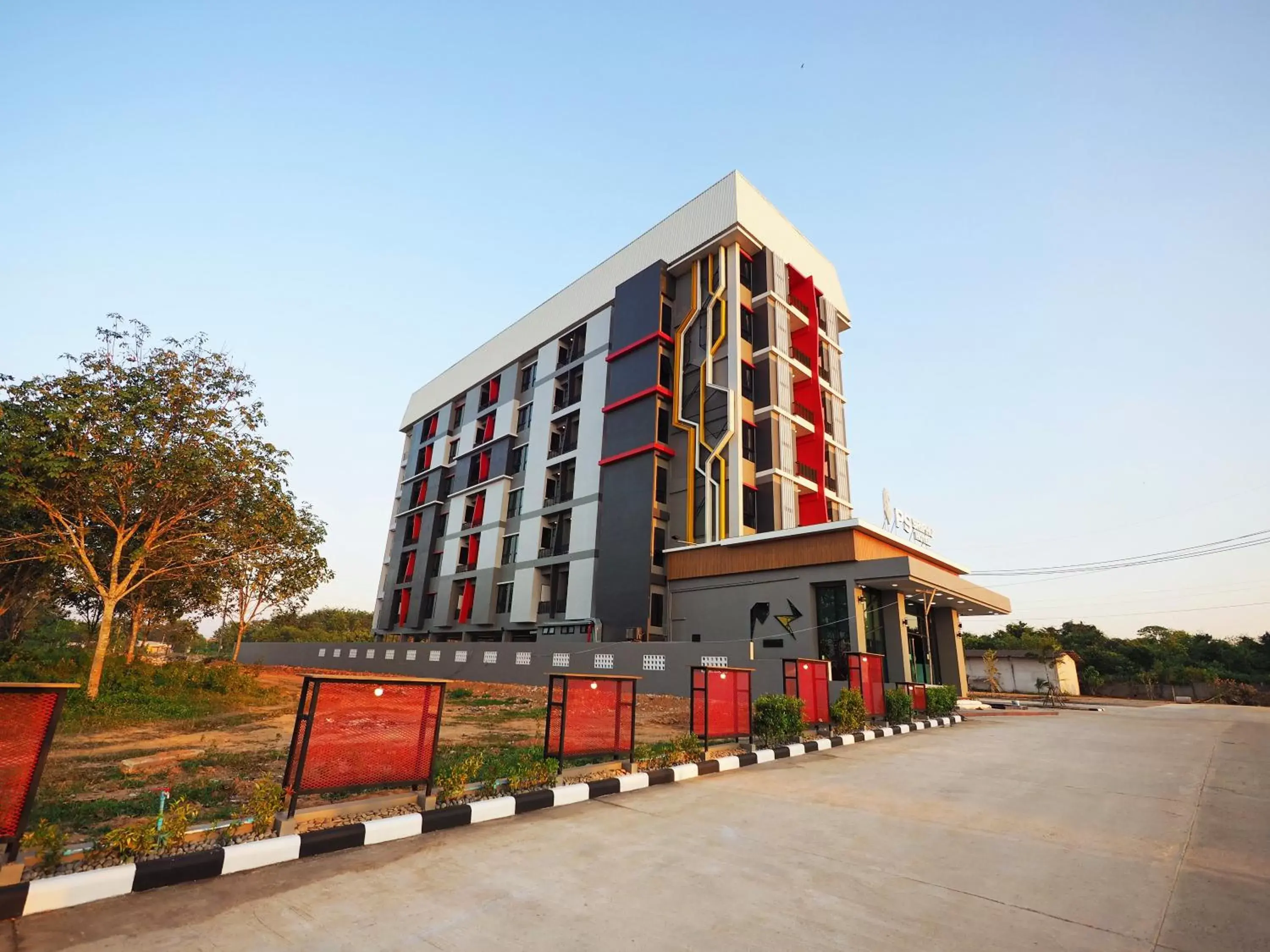 Facade/entrance, Property Building in Ps Sriphu Hotel