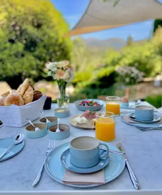 Natural landscape, Breakfast in Toile Blanche