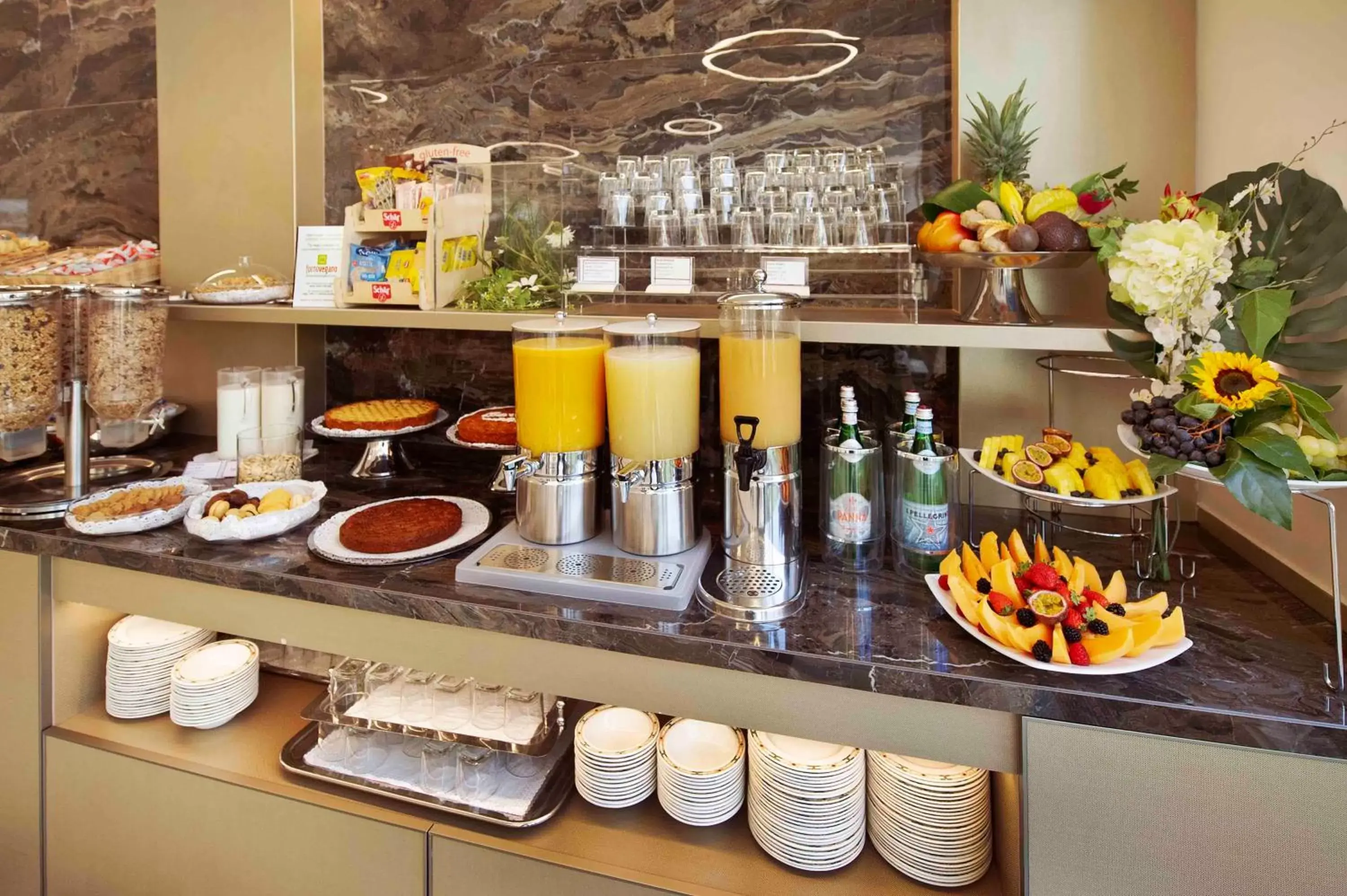 Buffet breakfast in Art Hotel Navigli