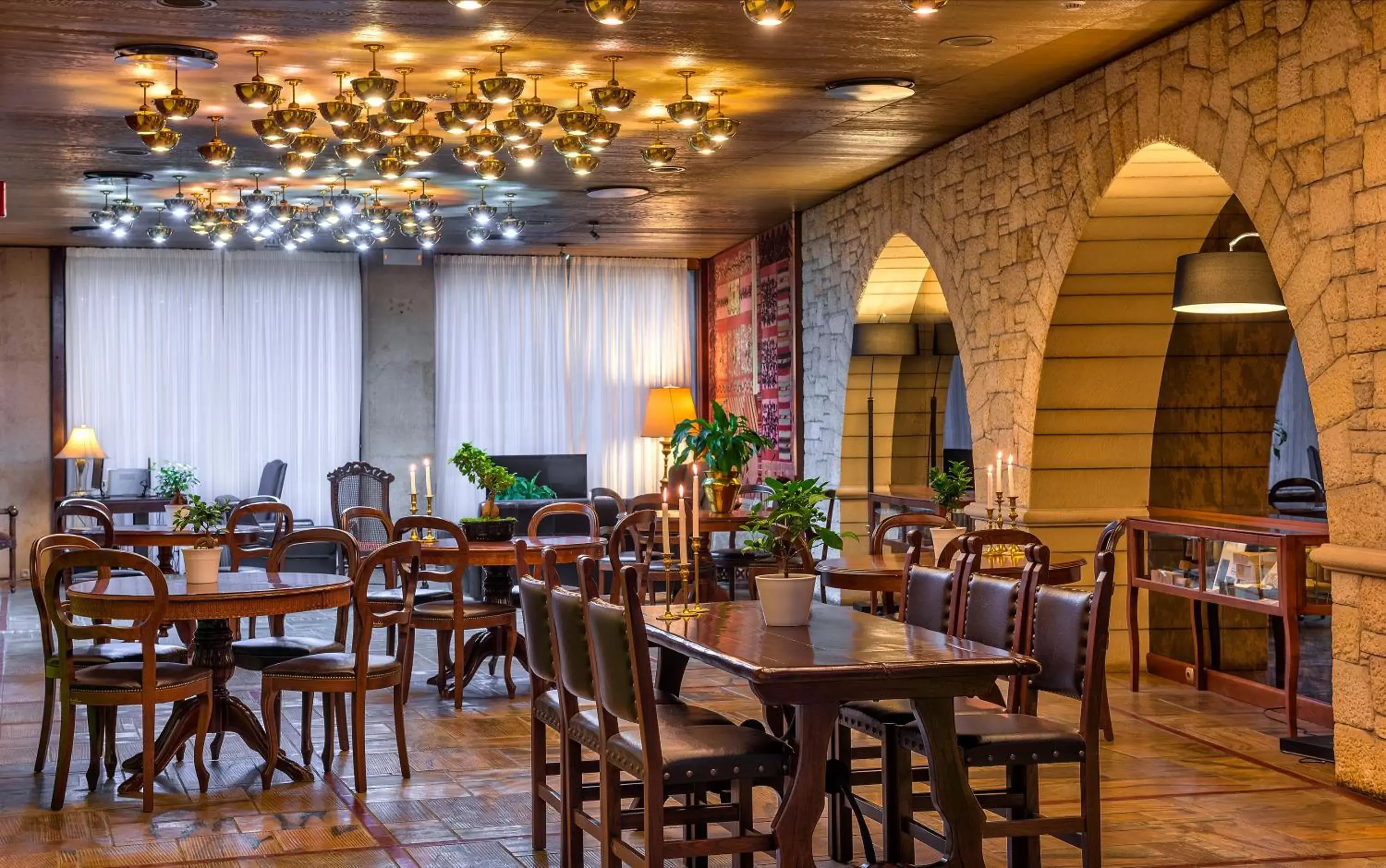 Restaurant/Places to Eat in Civitel Akali Hotel