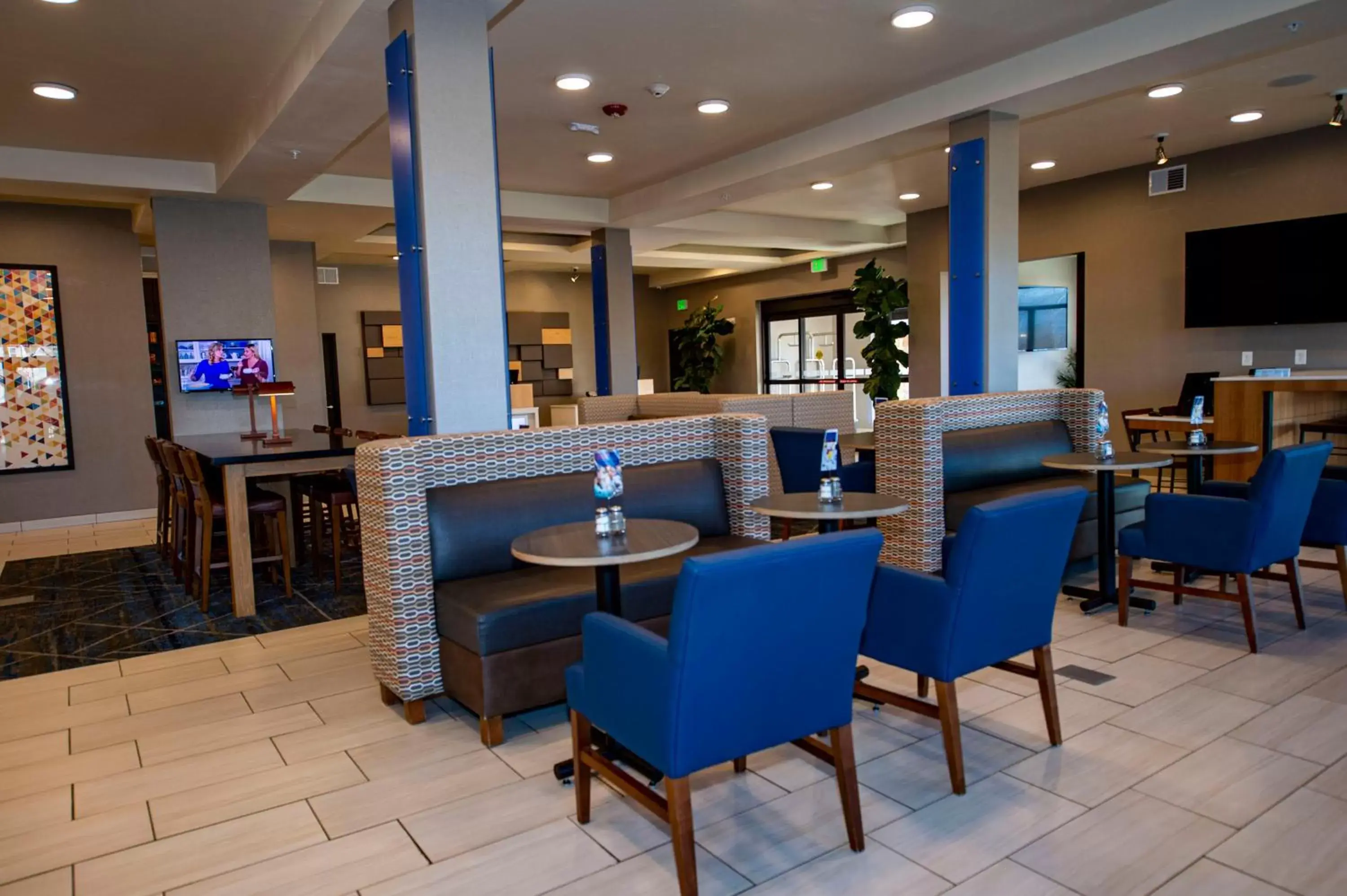 Breakfast, Restaurant/Places to Eat in Holiday Inn Express & Suites - Colorado Springs AFA Northgate, an IHG Hotel