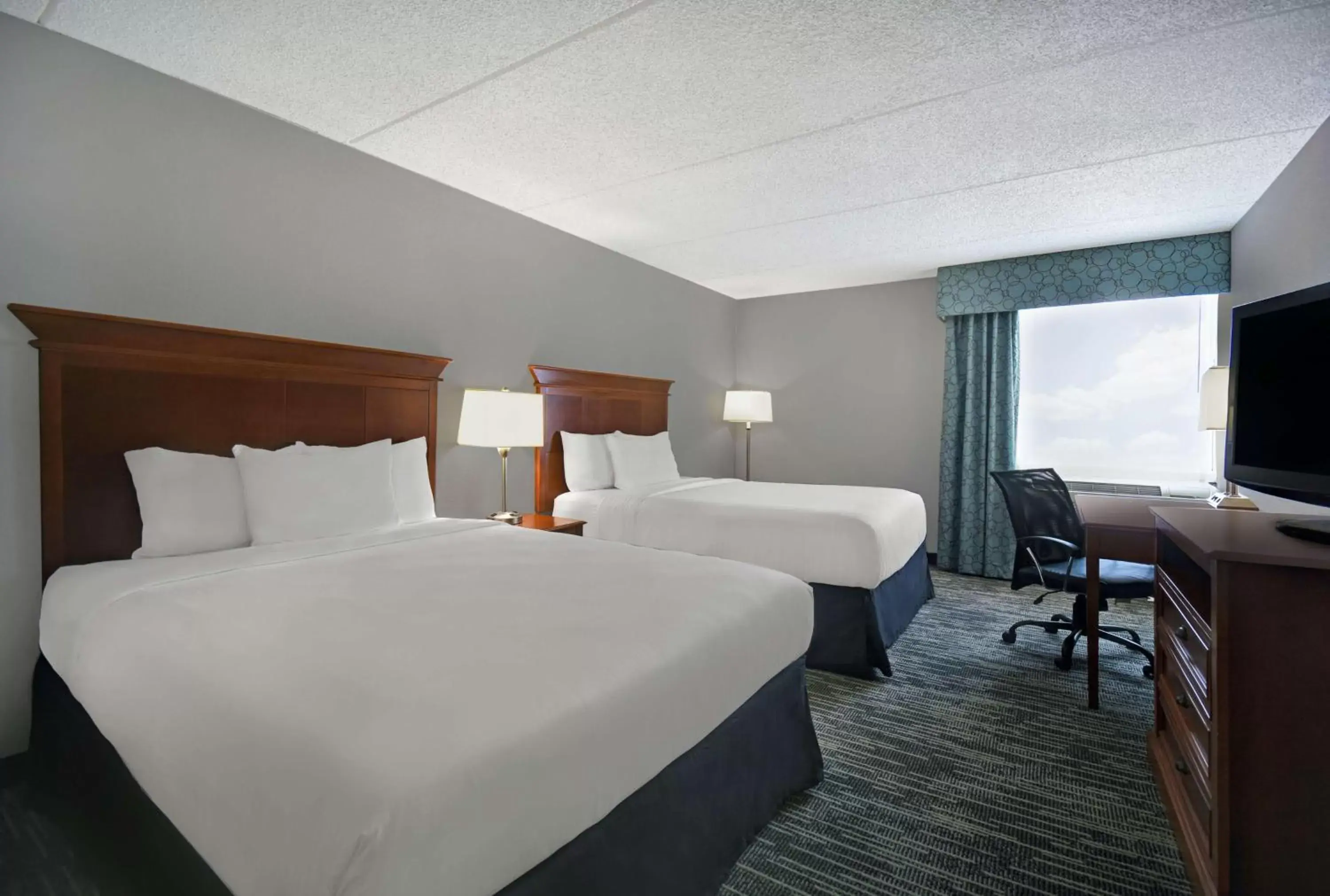 Photo of the whole room, Bed in Country Inn & Suites by Radisson, Rochester-University Area, NY