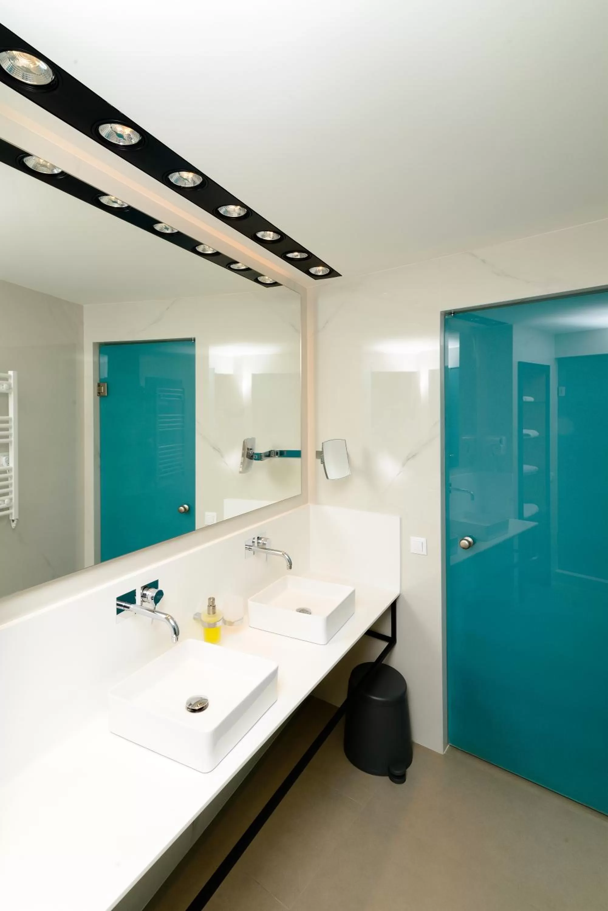 Bathroom in Kastro Hotel