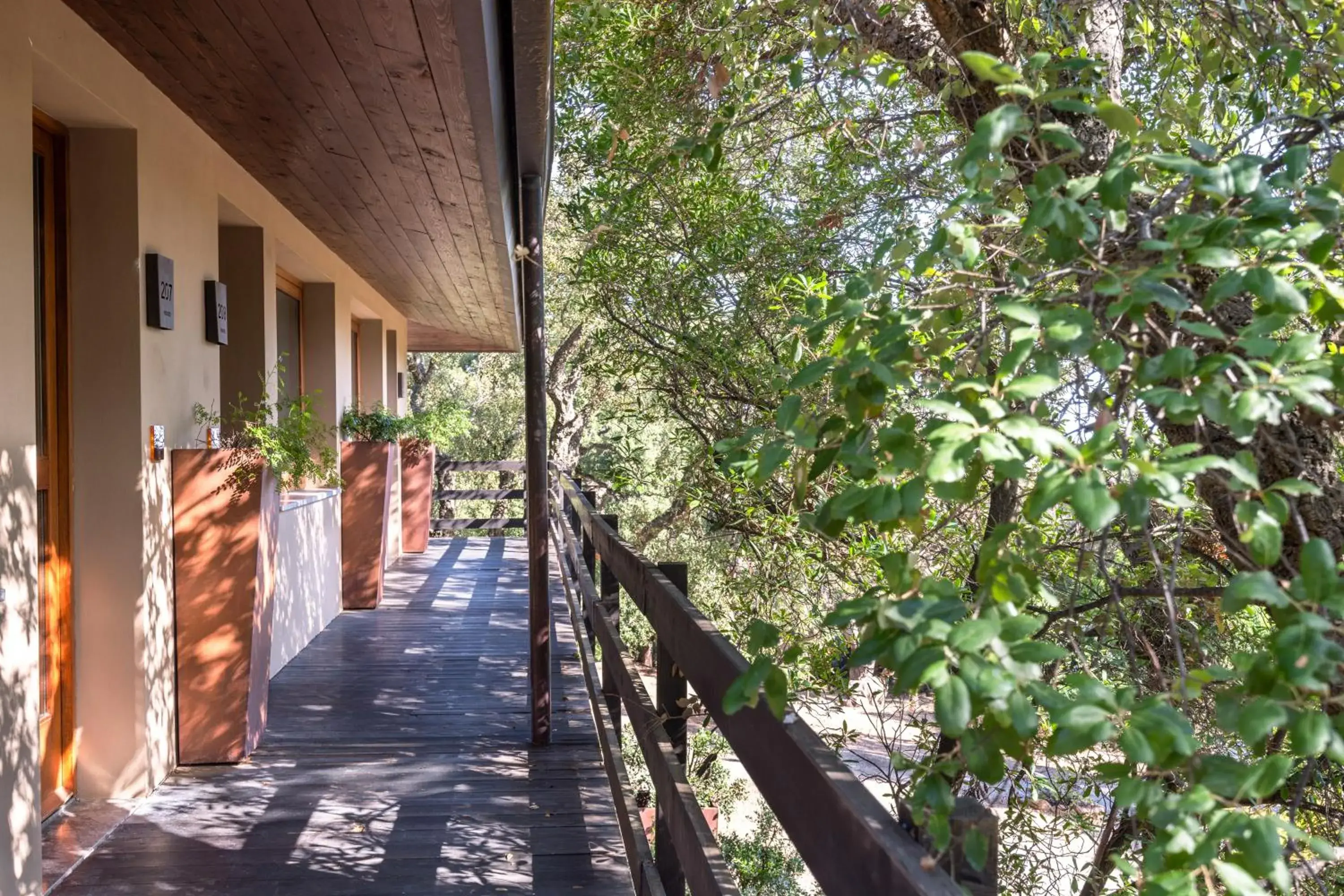 Property building, Balcony/Terrace in Vallegrande Nature Resort by Geocharme