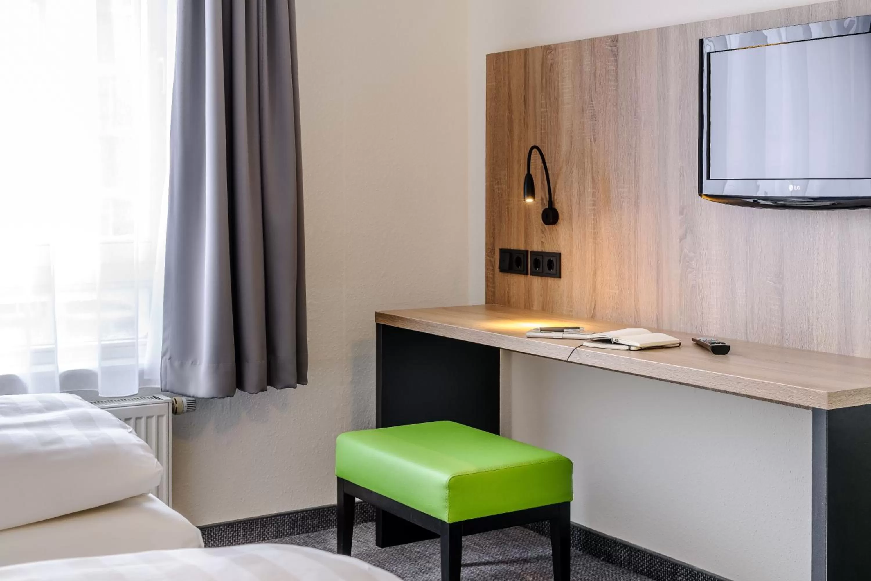 TV and multimedia, Bed in ibis Styles Halle