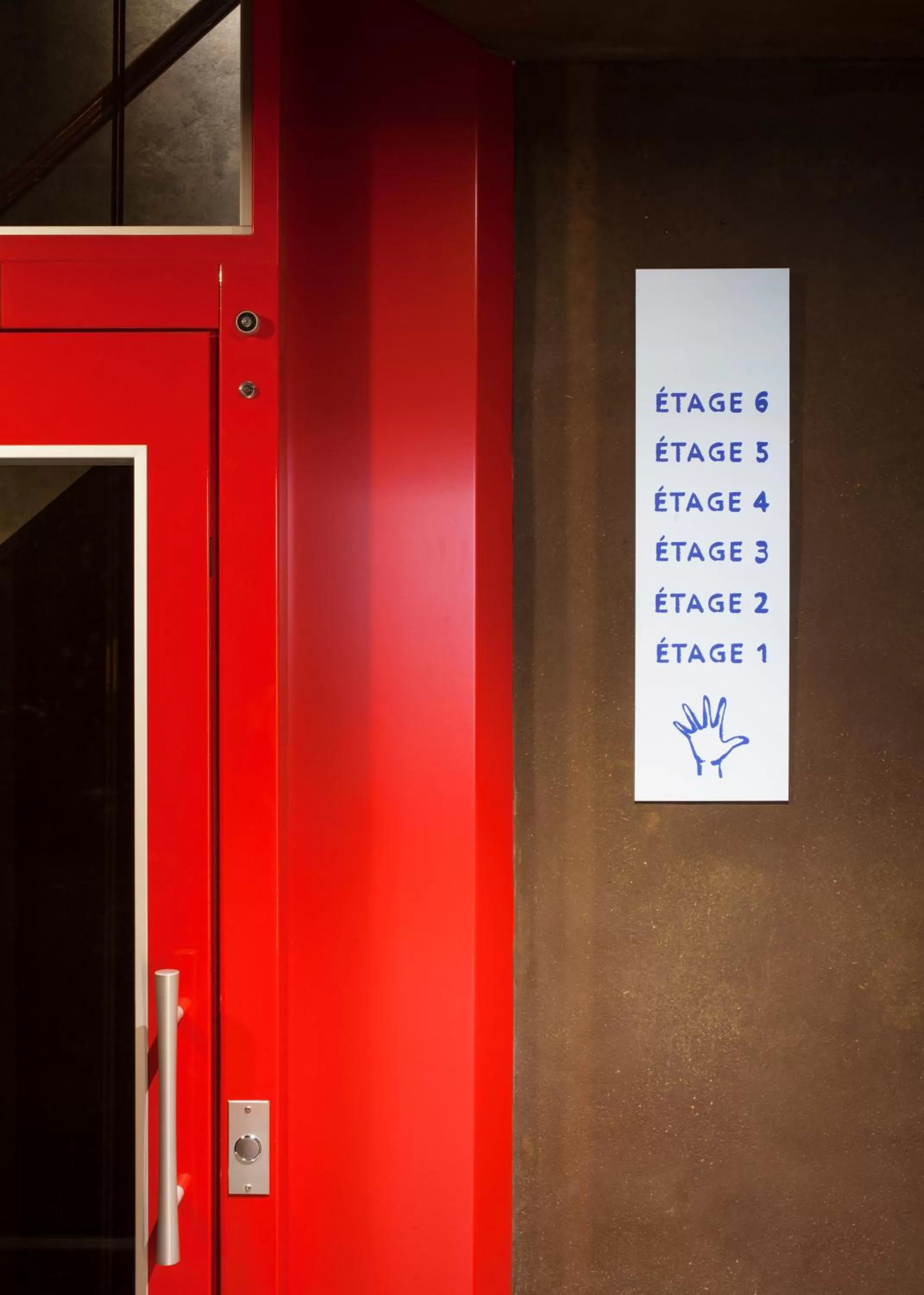 elevator in Hôtel La Nouvelle République & Hammam