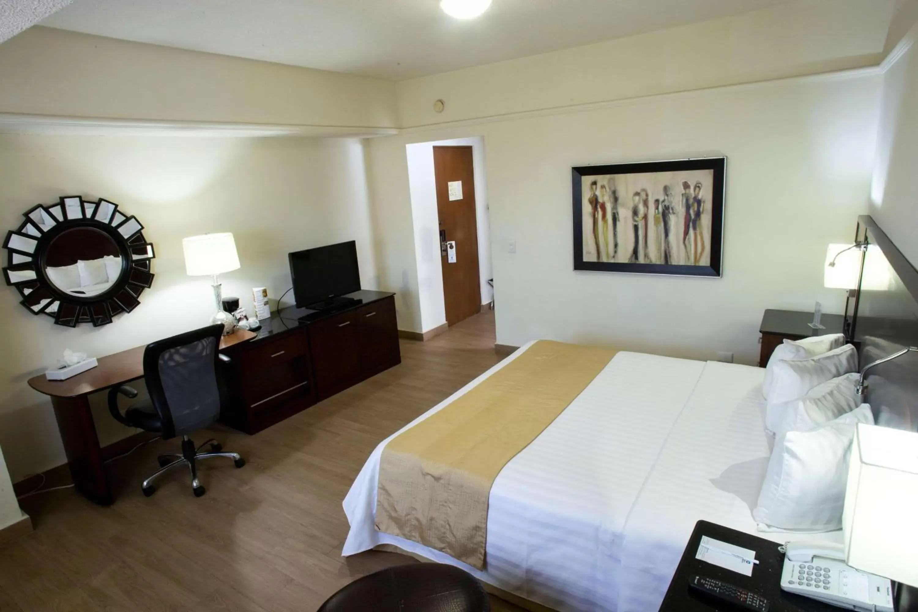 Photo of the whole room in Best Western Centro Monterrey