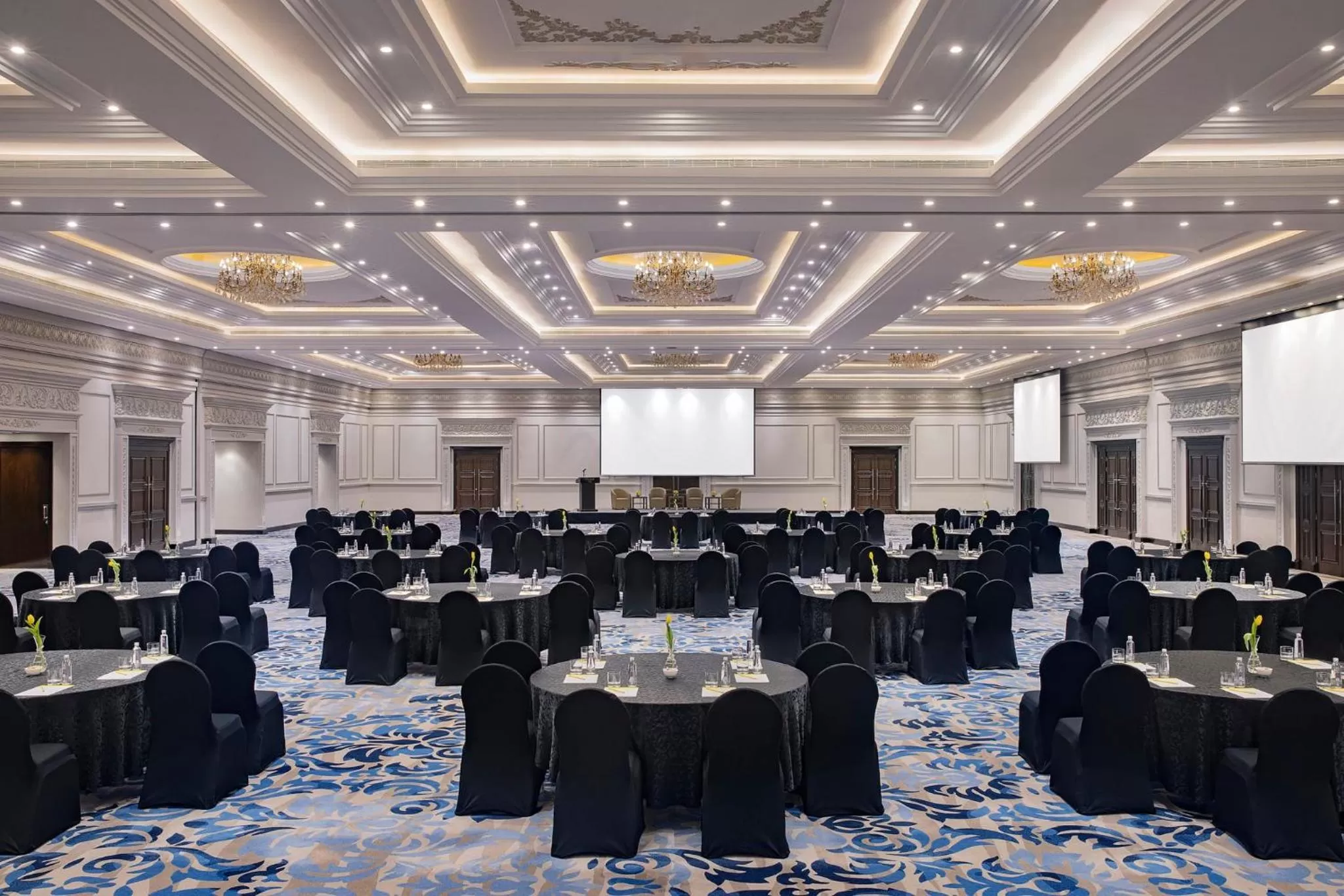 Lobby or reception in Voco - Riyadh by IHG