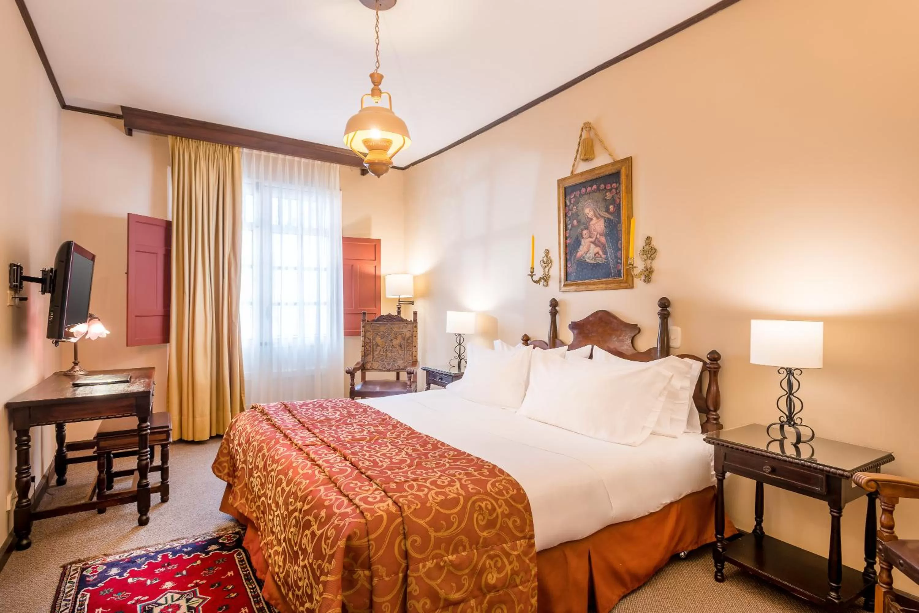 Decorative detail, Bed in Hotel Dann Monasterio