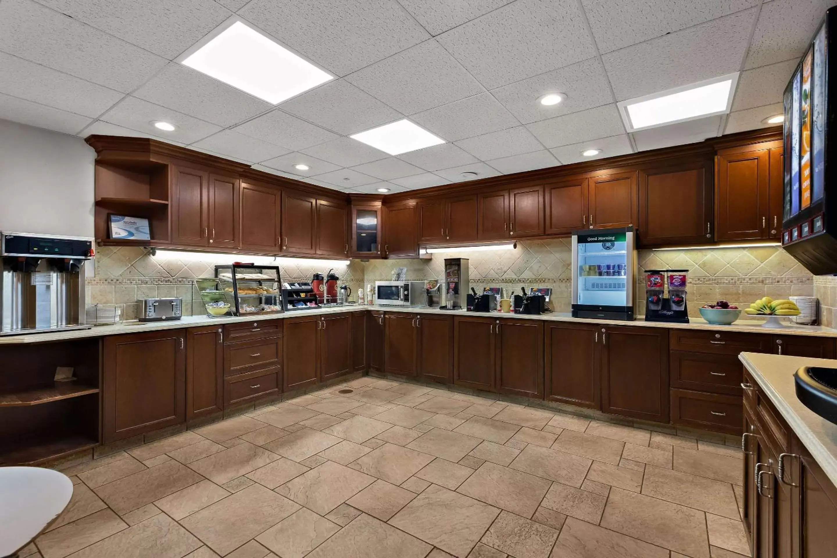 Breakfast in Quality Inn Wayne - Fairfield Area Breakfast in Quality Inn Wayne - Fairfield Area