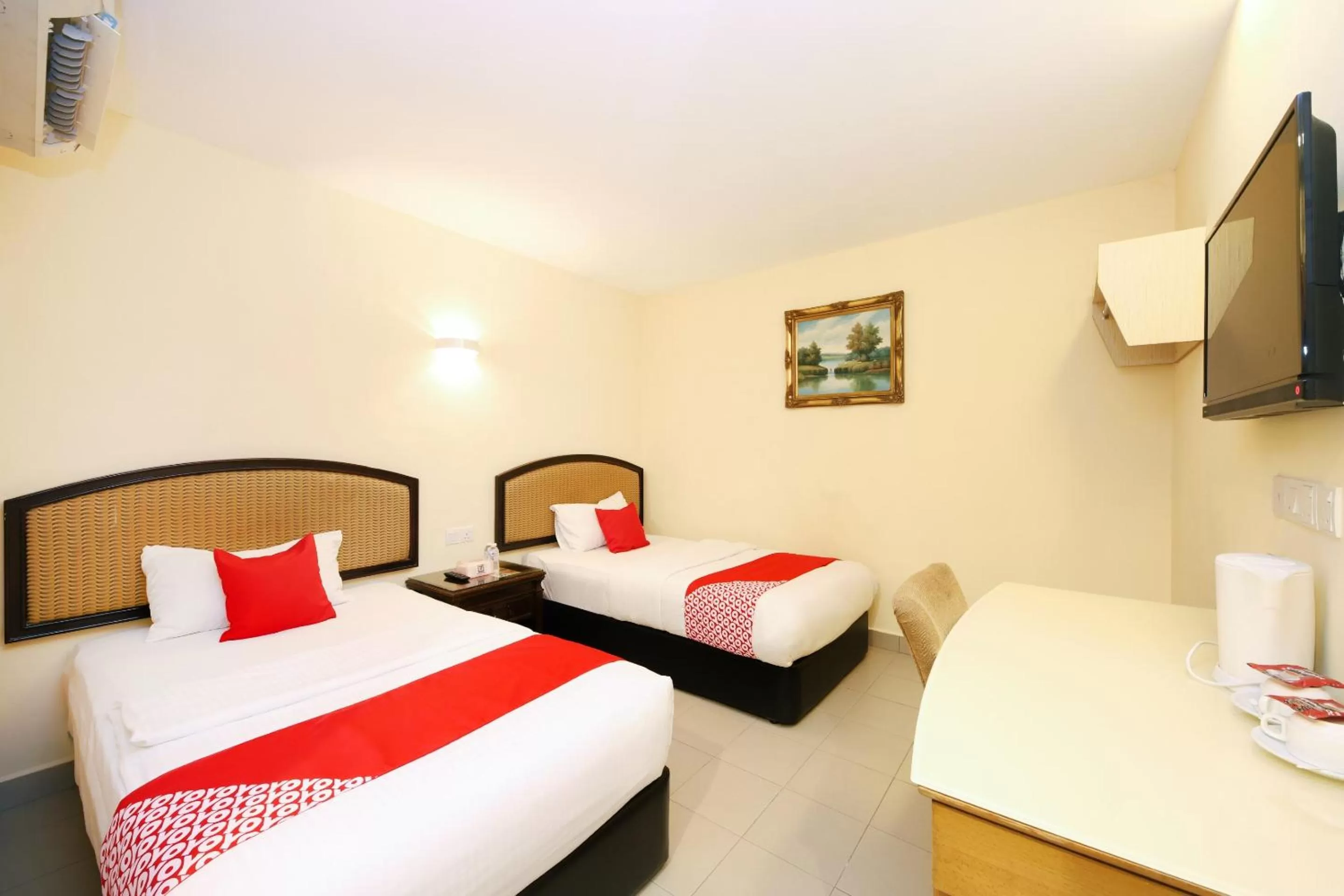 Bedroom in Super OYO 635 Seven Days Hotel