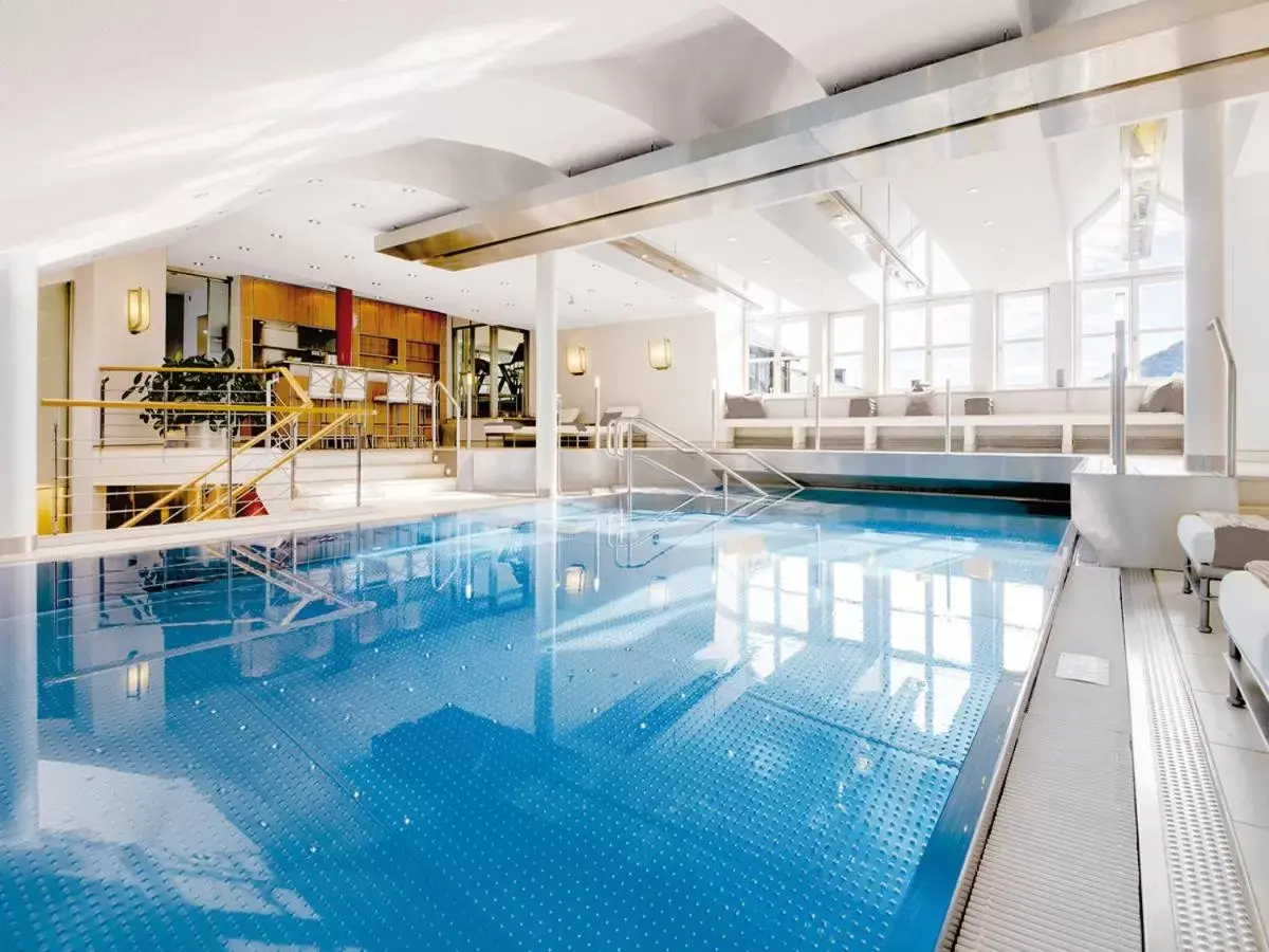 Swimming Pool in Hotel Europäischer Hof Heidelberg