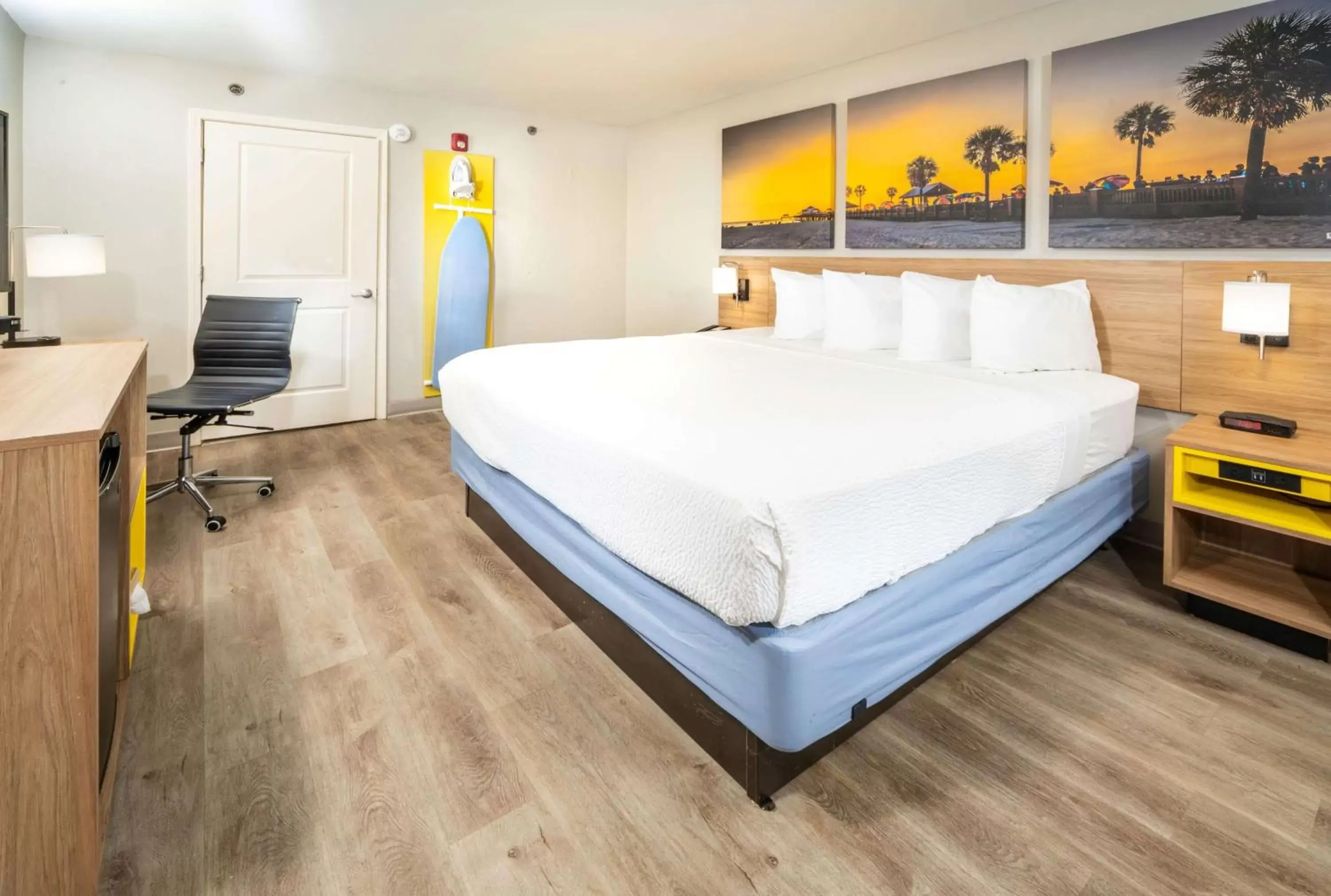 Photo of the whole room, Bed in Days Inn by Wyndham Atlanta Stone Mountain