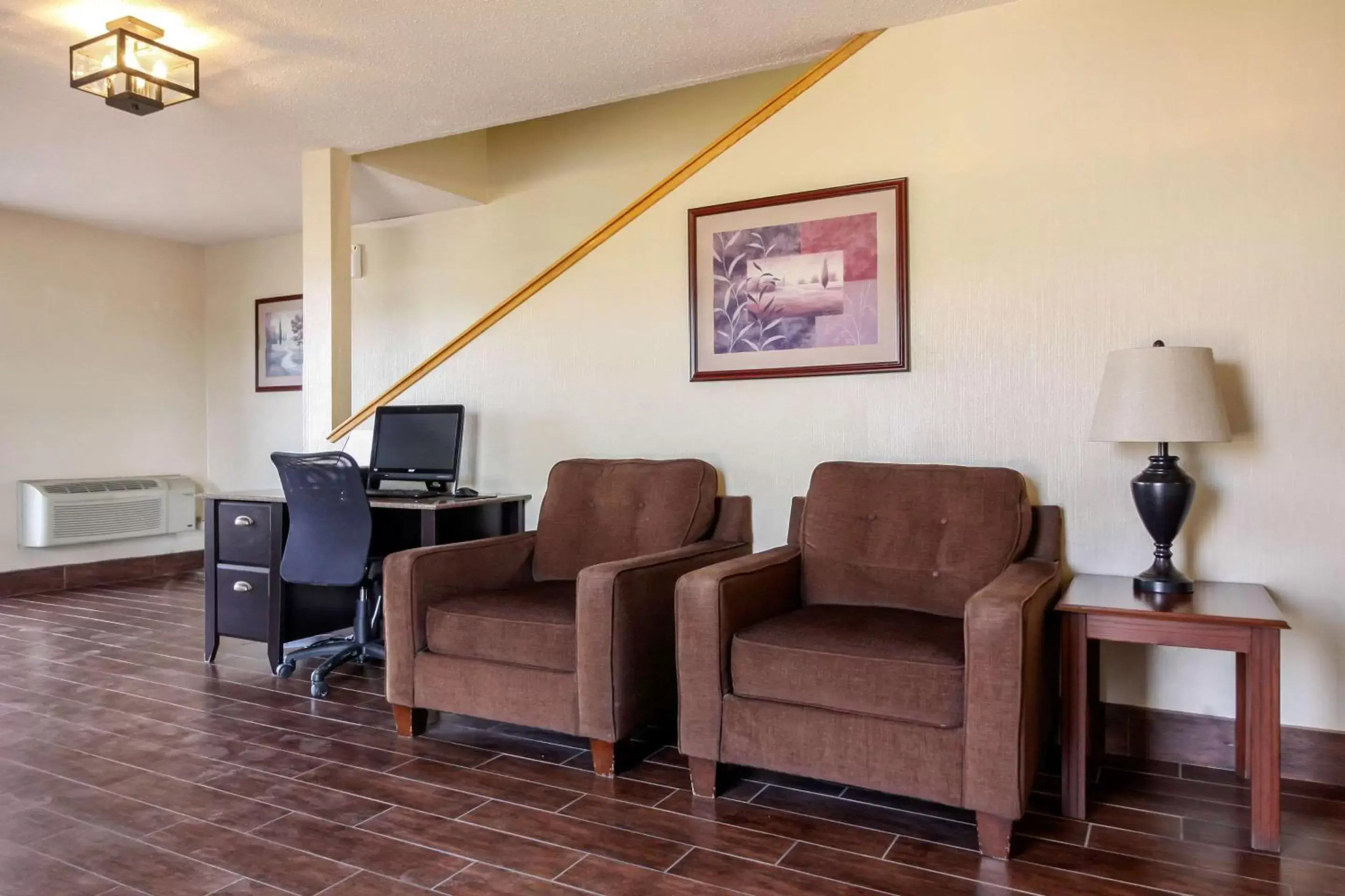 Lobby or reception, Seating Area in Quality Inn Hays I-70
