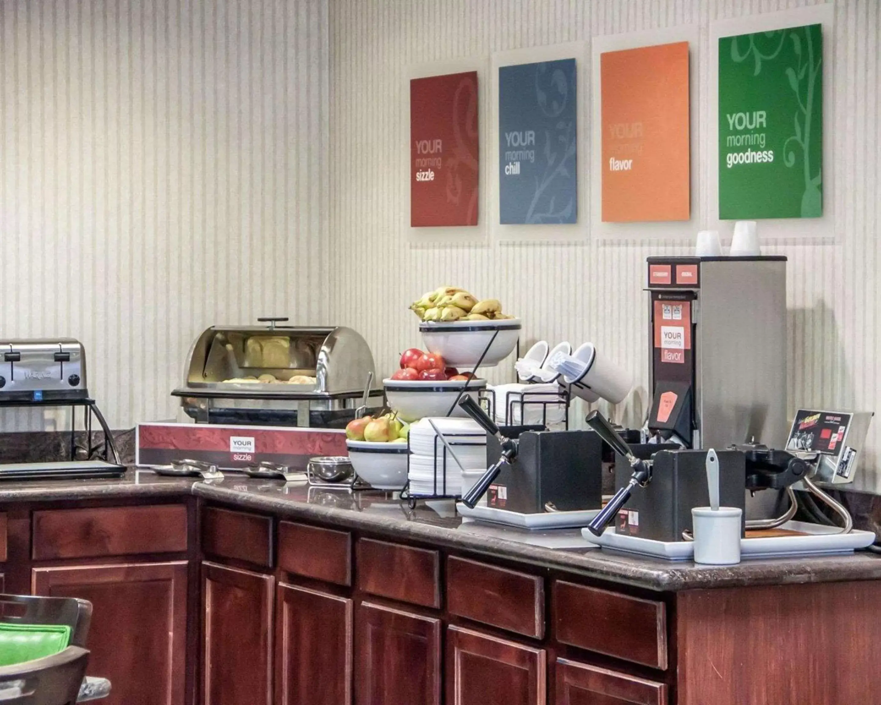 Restaurant/places to eat, Kitchen/Kitchenette in Comfort Inn & Suites Weatherford