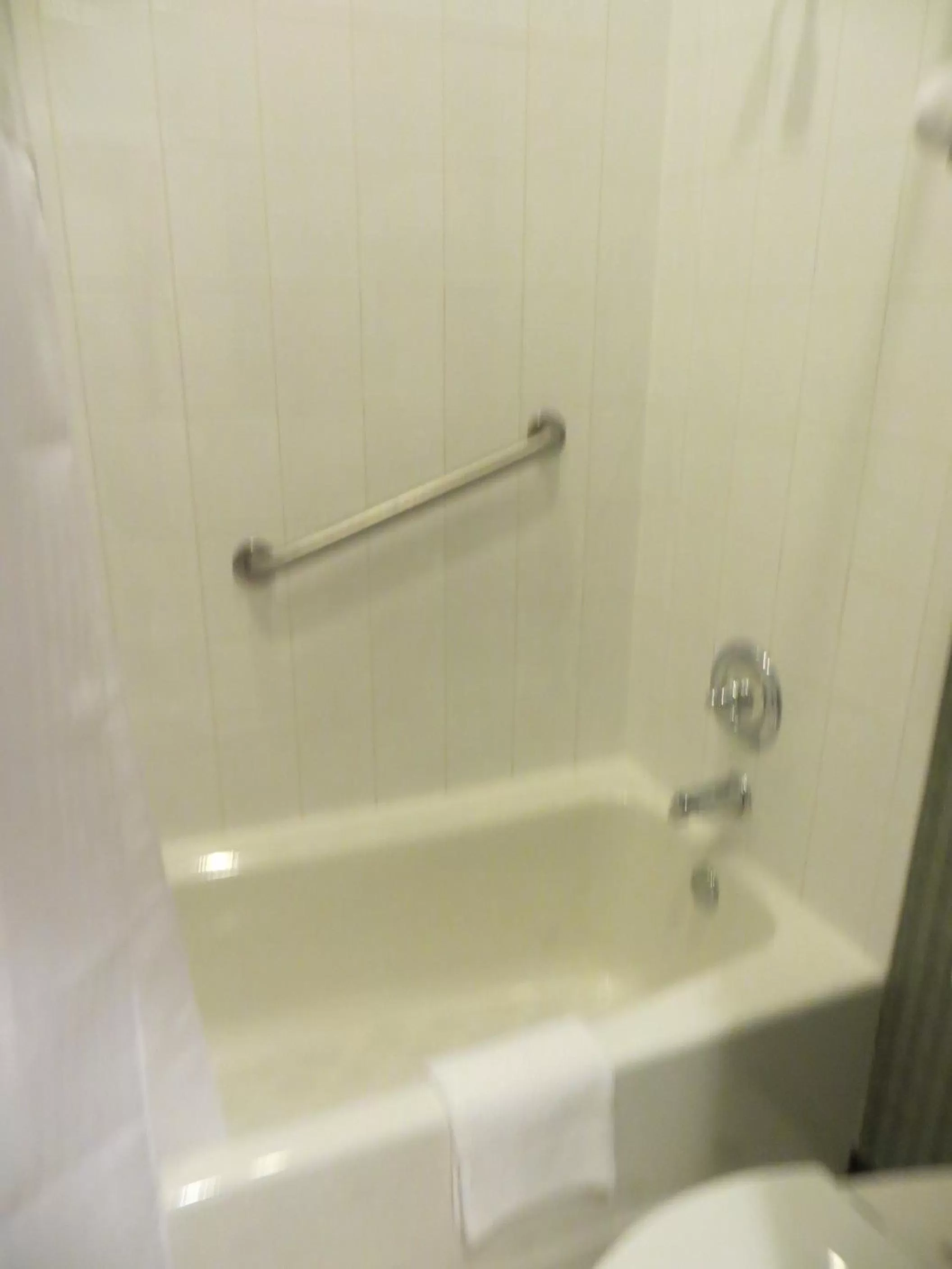 Bathroom in Carleton of Oak Park